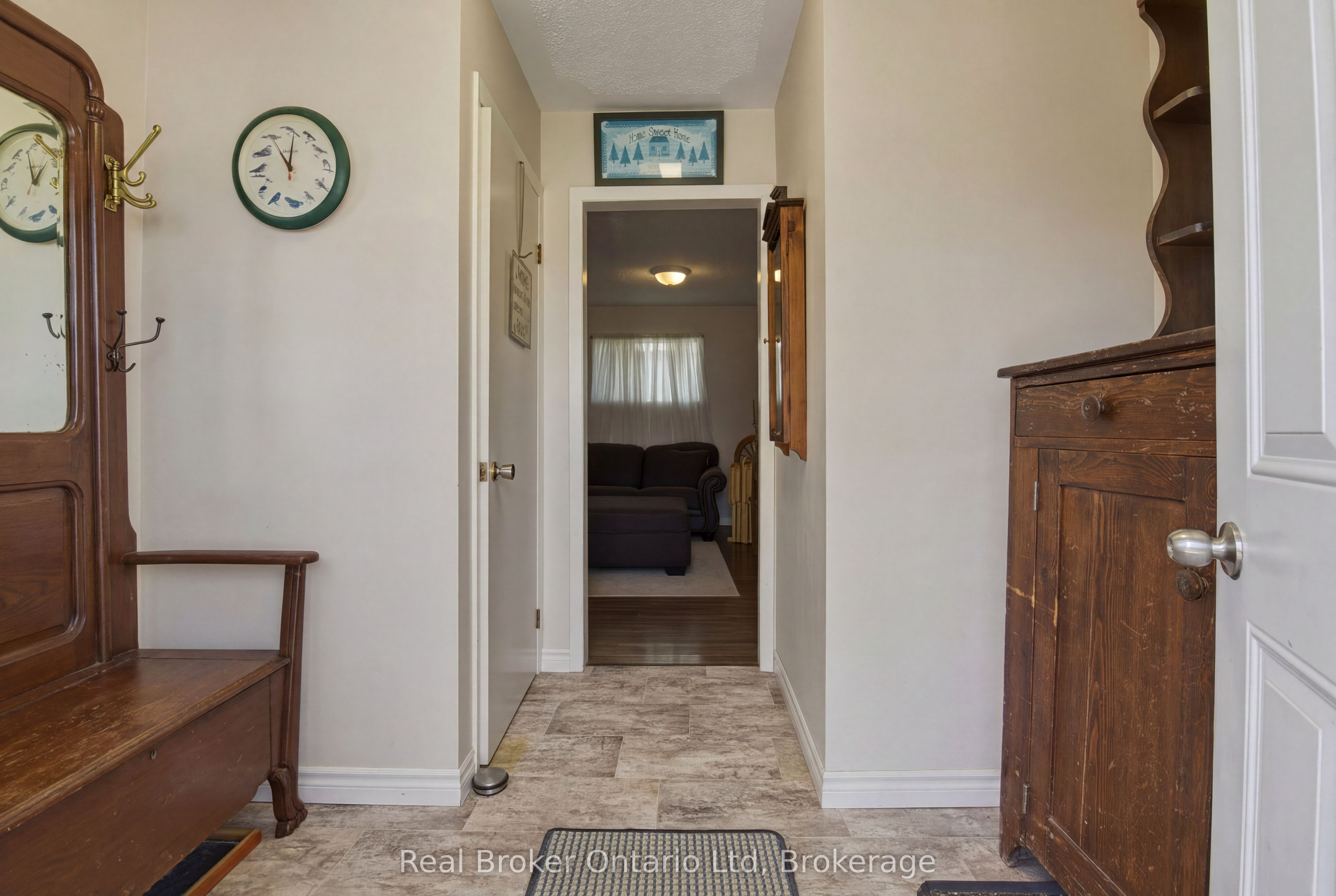 117005 Grey 3 Road Property Photo 6