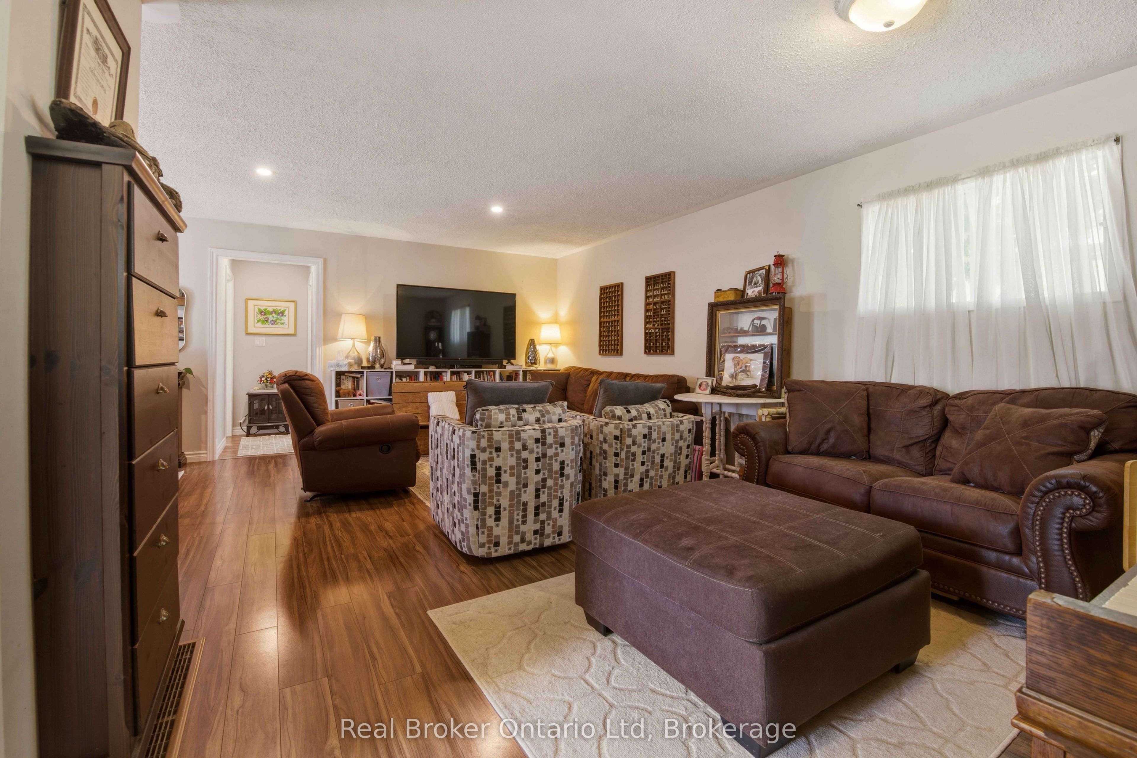 117005 Grey 3 Road Property Photo 7