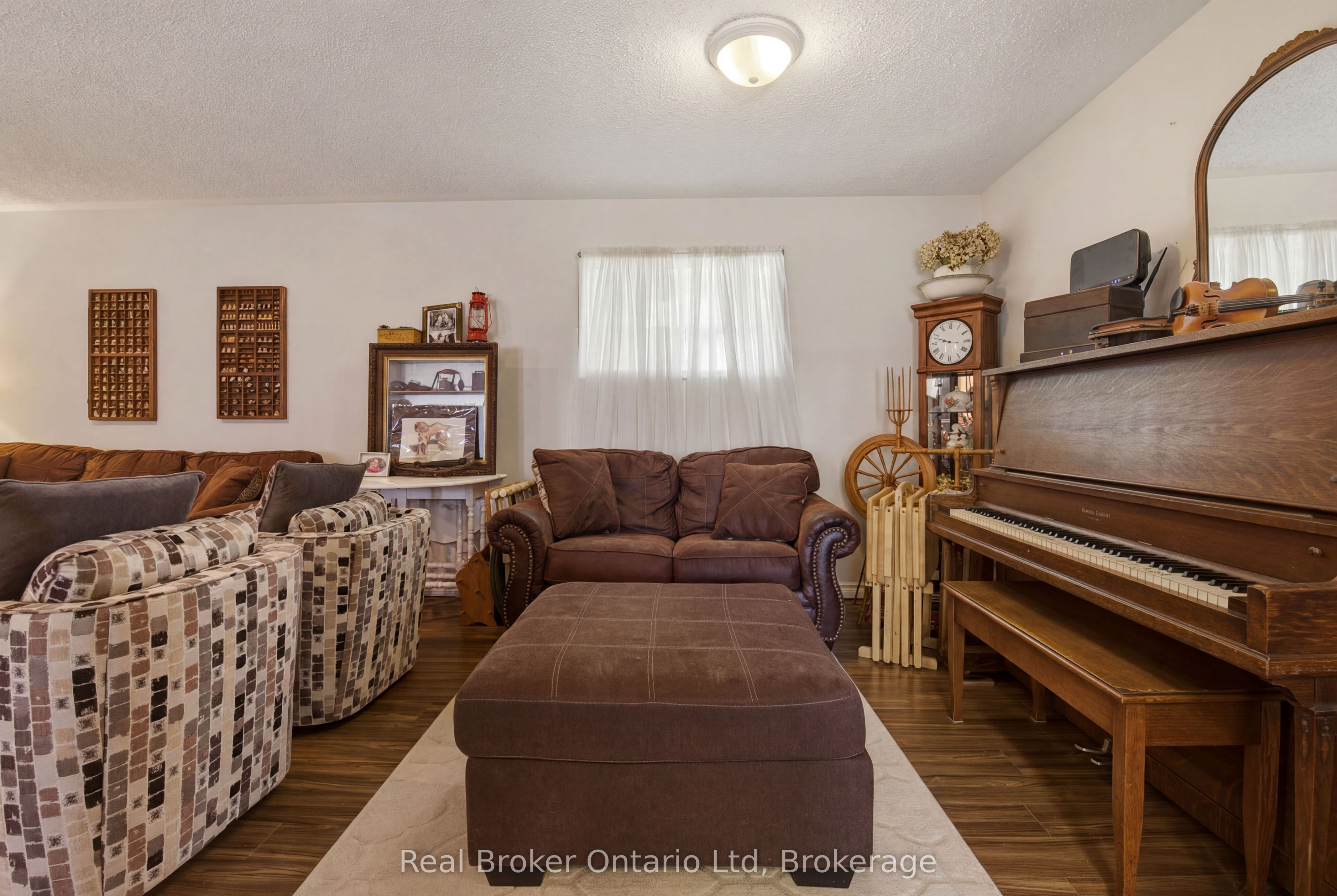 117005 Grey 3 Road Property Photo 8
