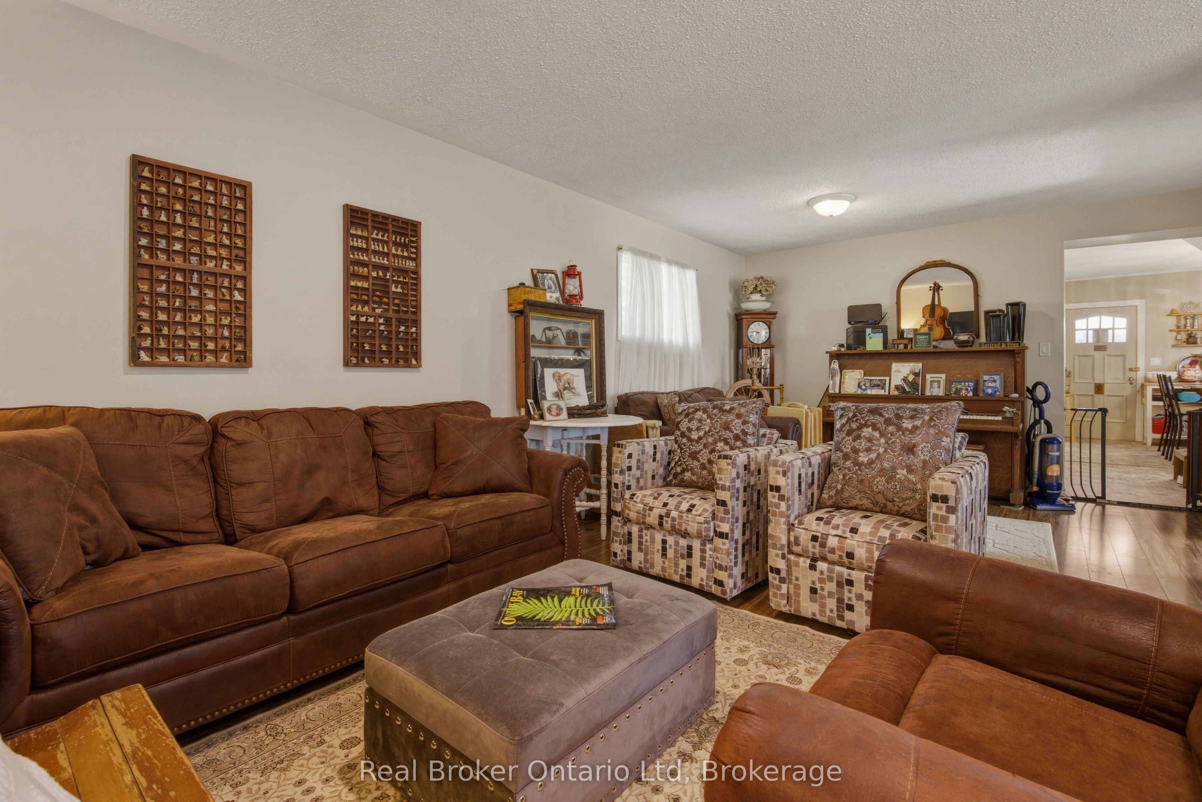 117005 Grey 3 Road Property Photo 10