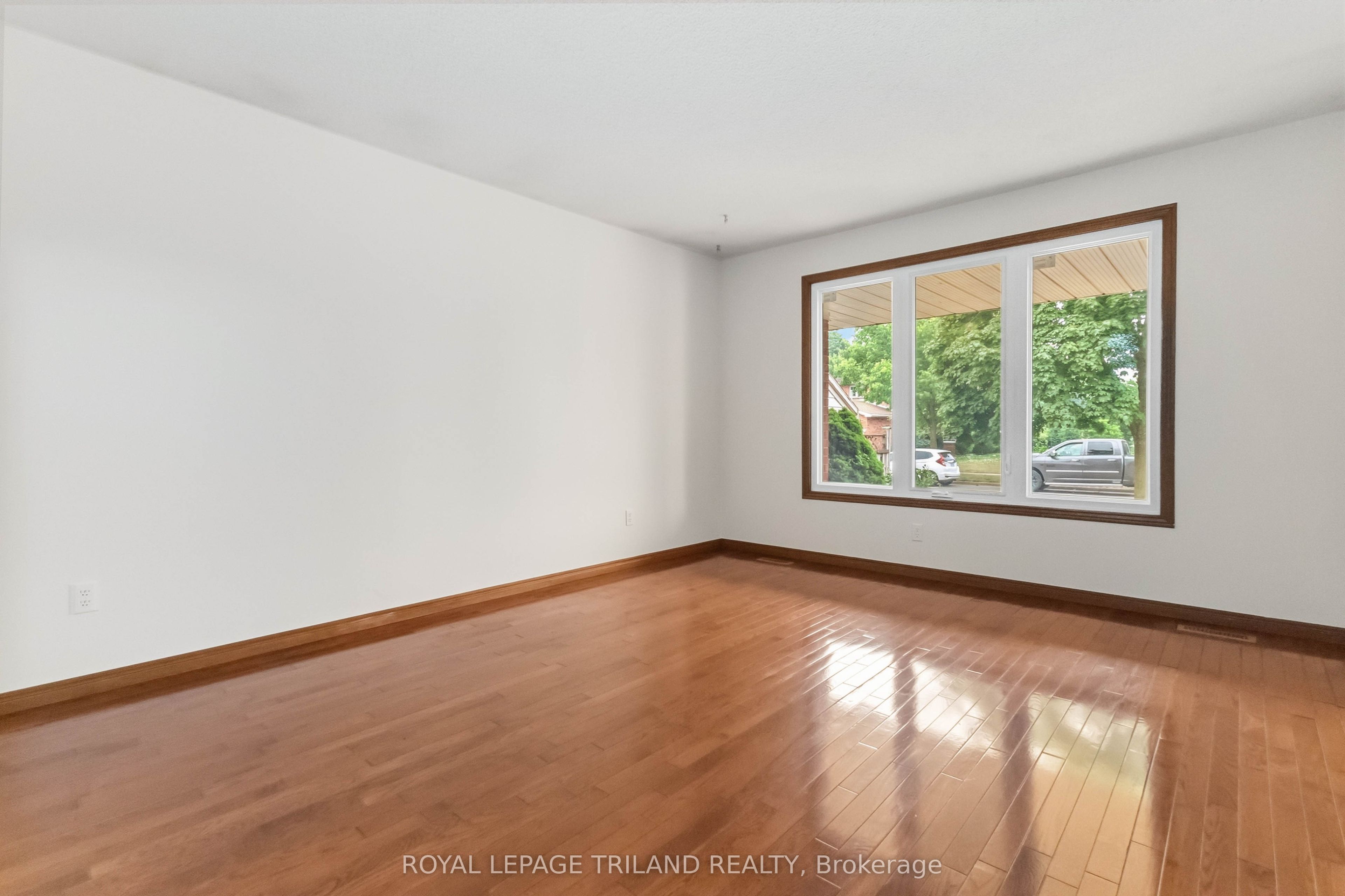 954 Chippewa Drive Property Photo 7