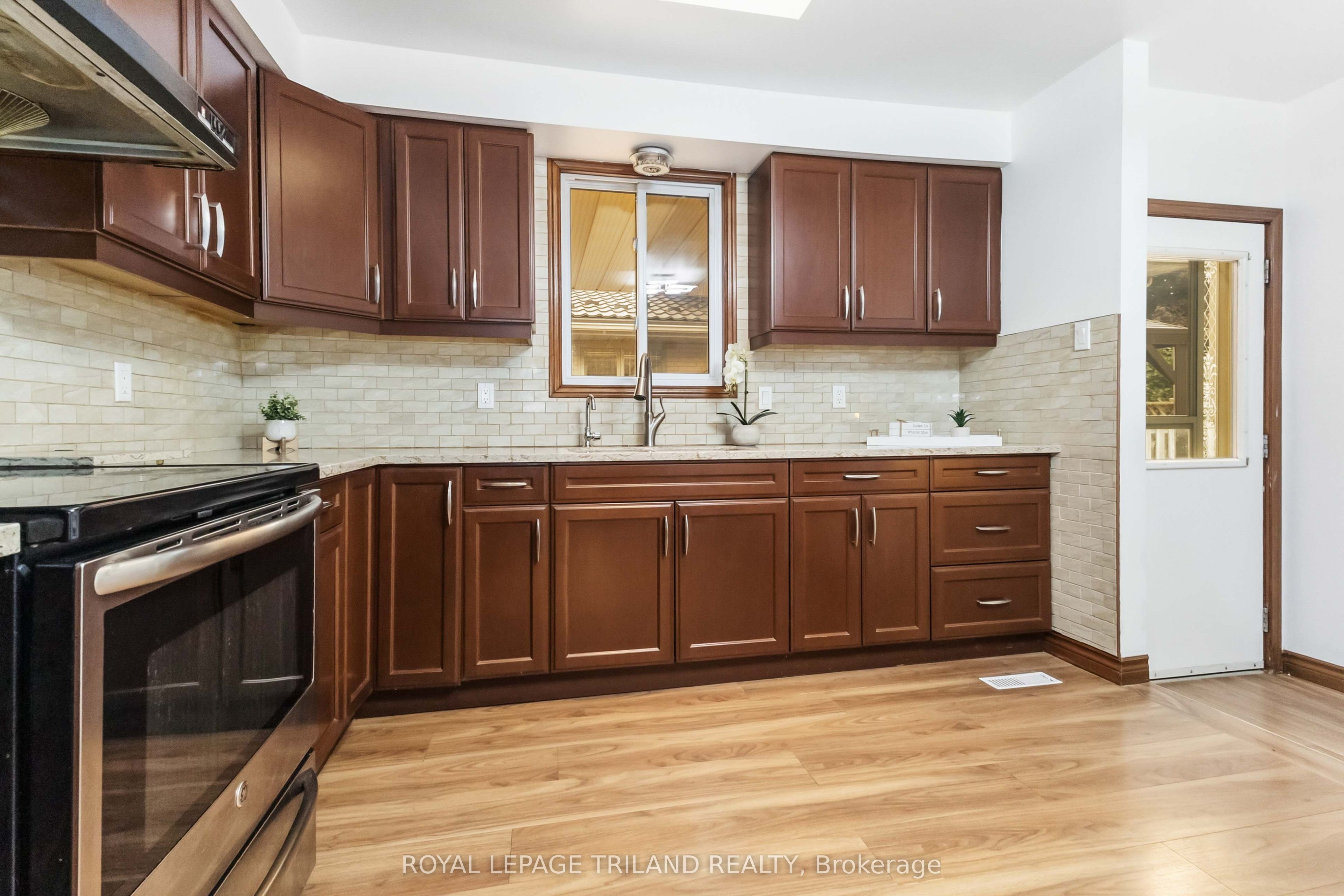 954 Chippewa Drive Property Photo 11