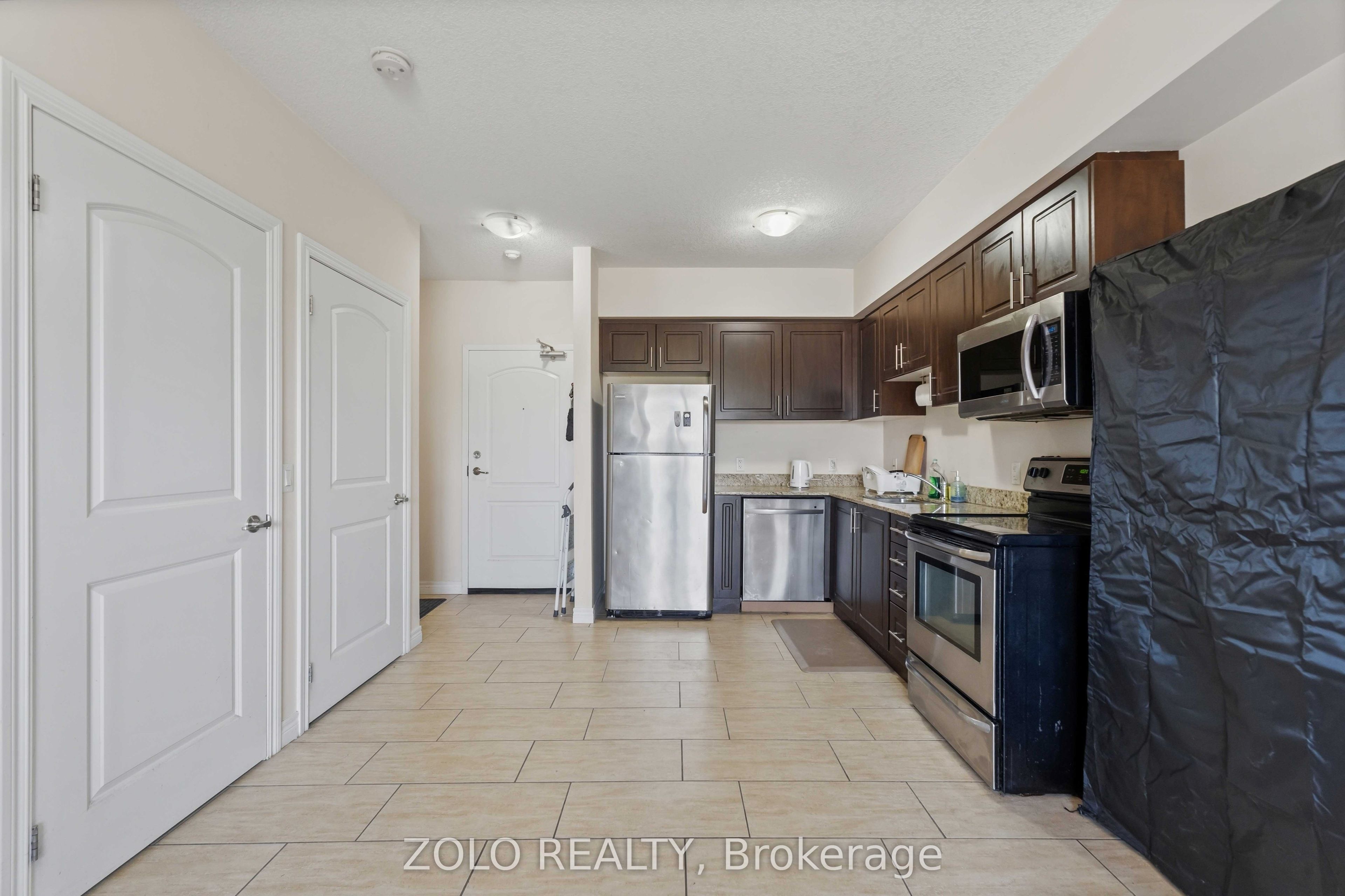 886 Golf Links Road 304 Property Photo 8