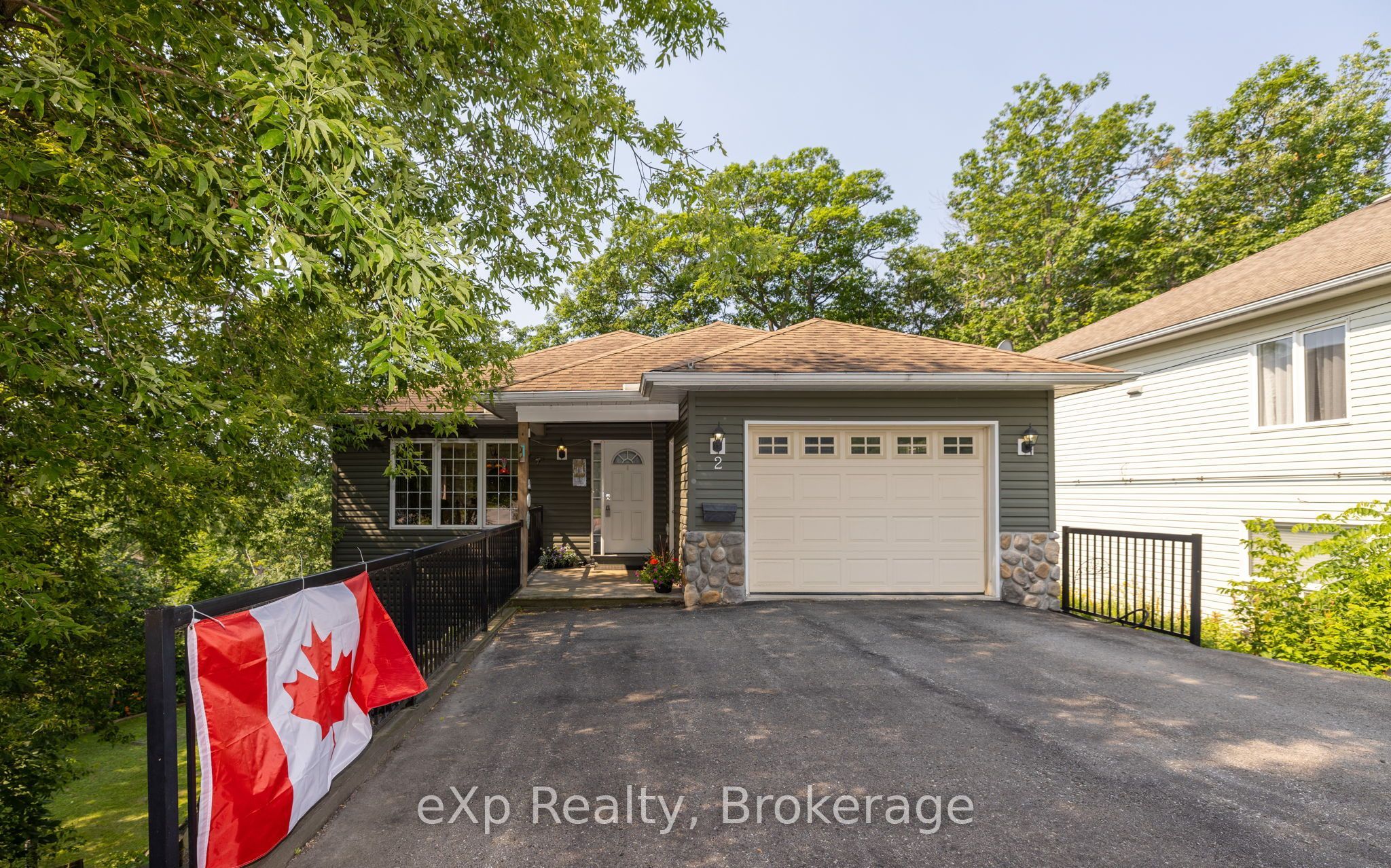 2 Mann Avenue N Property Photo 1