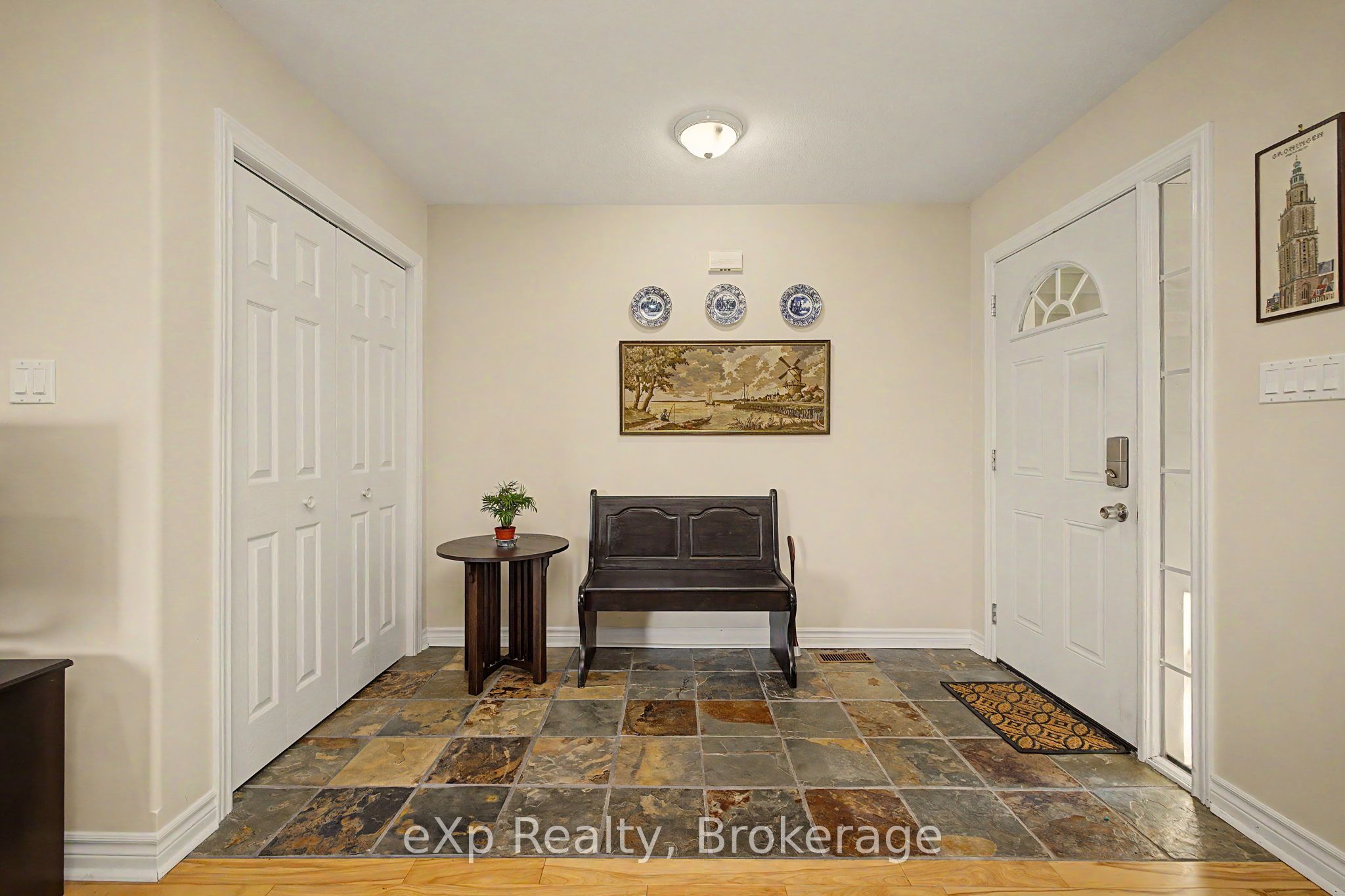 2 Mann Avenue N Property Photo 3