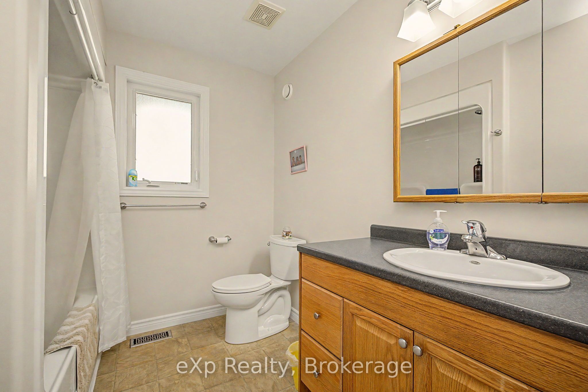 2 Mann Avenue N Property Photo 16
