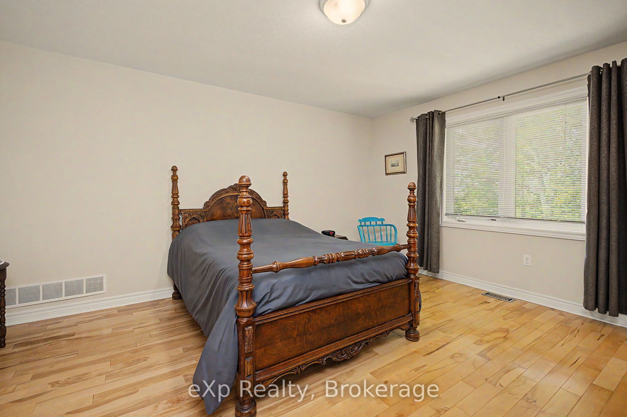 2 Mann Avenue N Property Photo 18