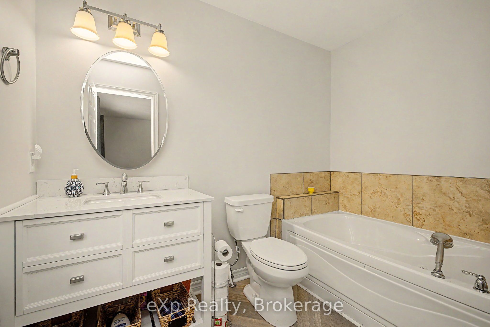 2 Mann Avenue N Property Photo 20