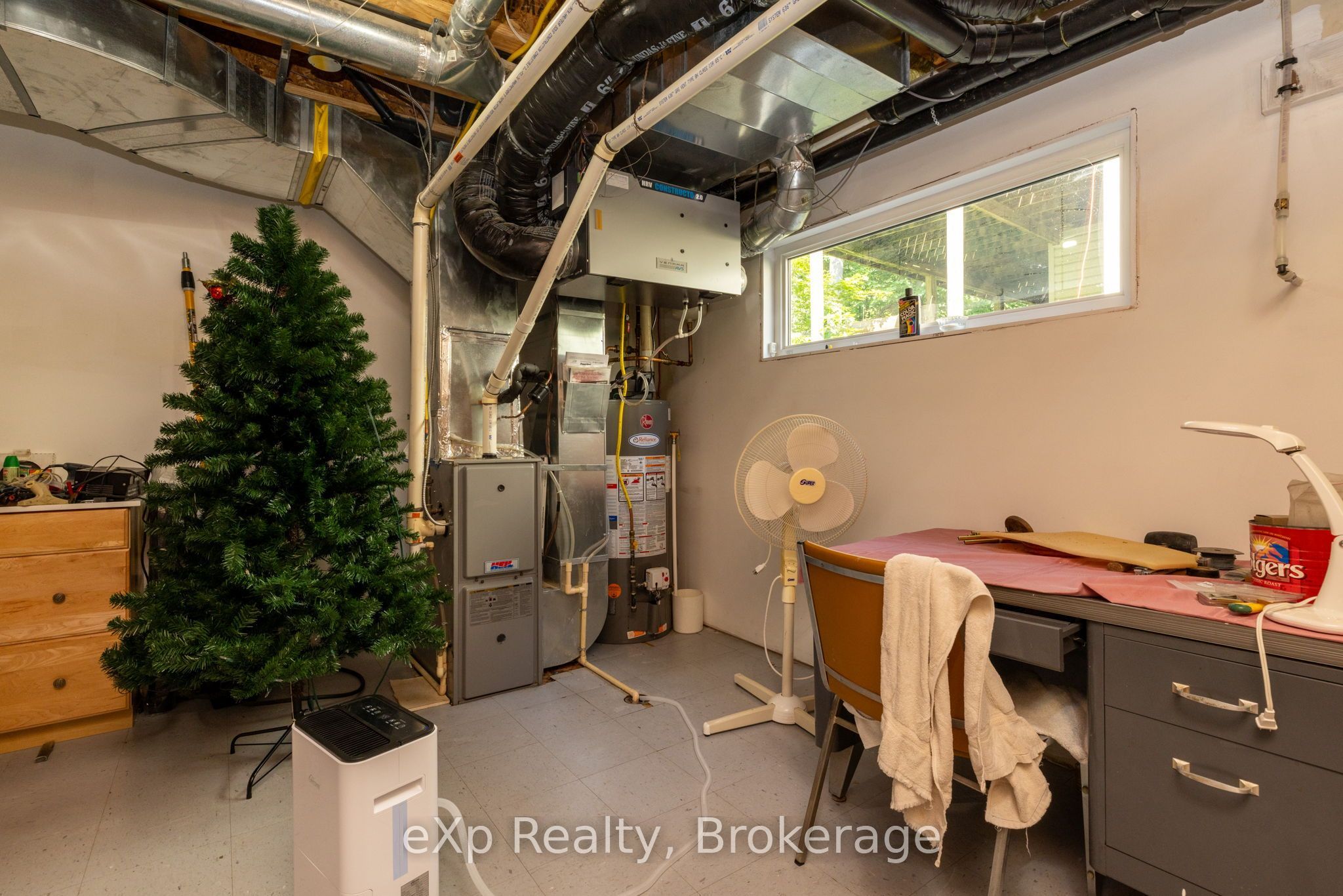 2 Mann Avenue N Property Photo 29