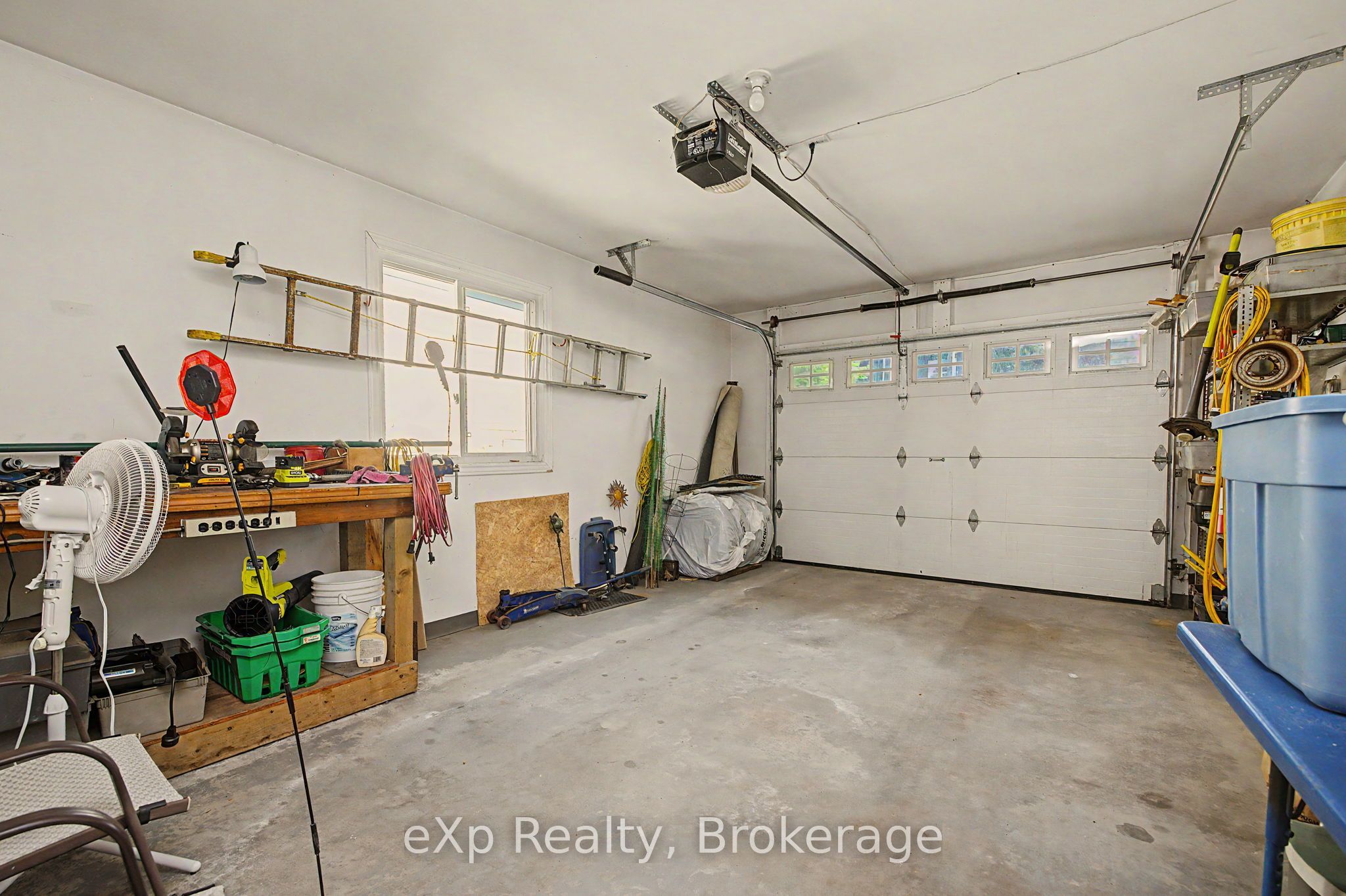 2 Mann Avenue N Property Photo 32