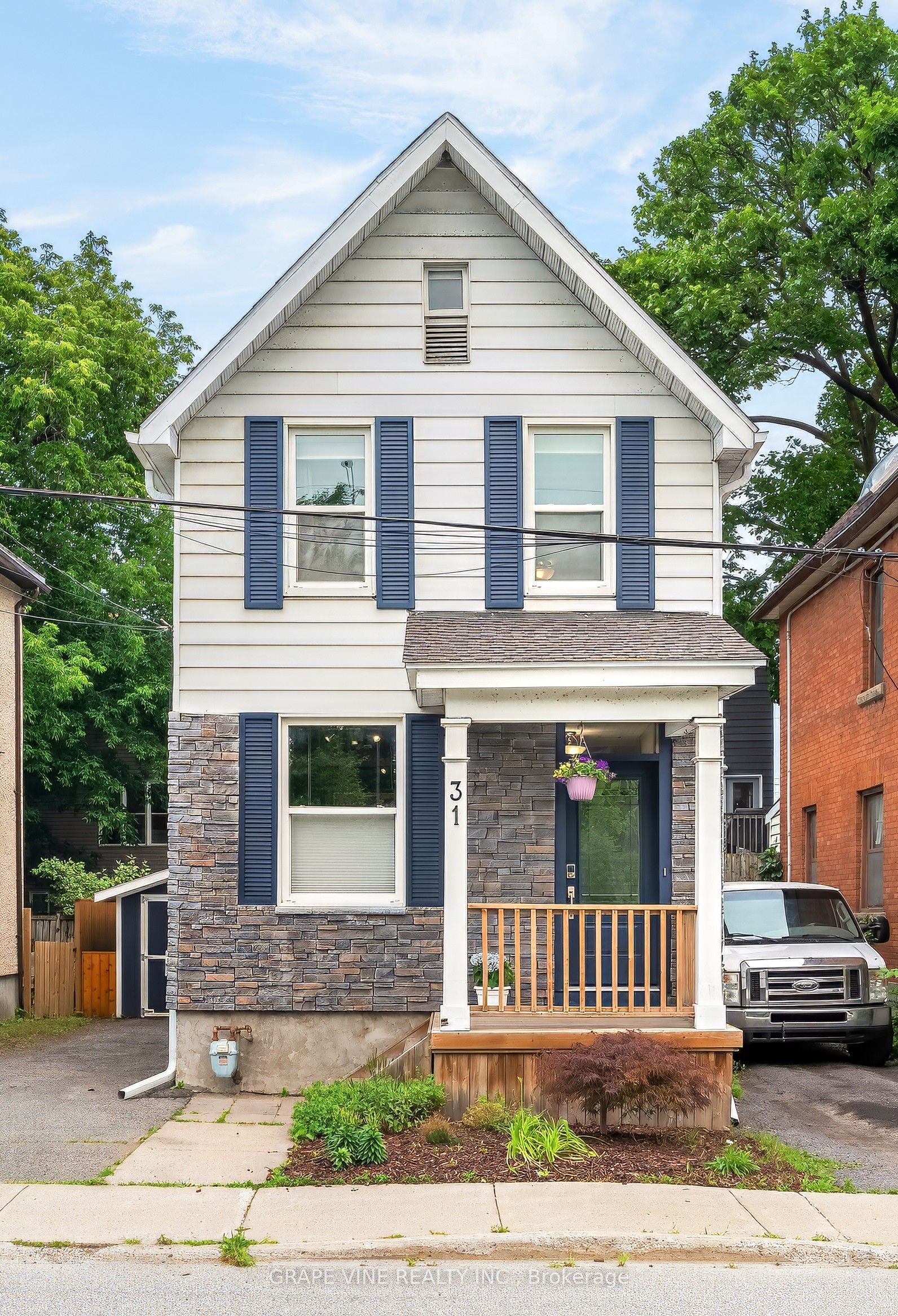 31 Westmount Avenue Property Photo 2