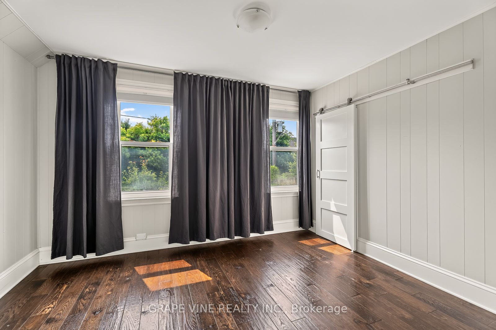 31 Westmount Avenue Property Photo 25