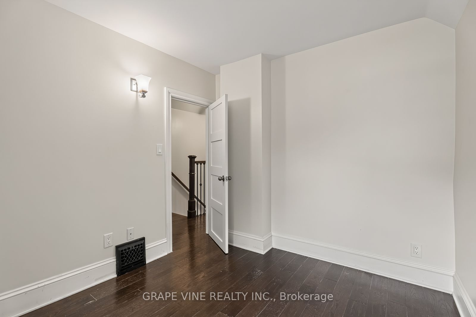 31 Westmount Avenue Property Photo 31