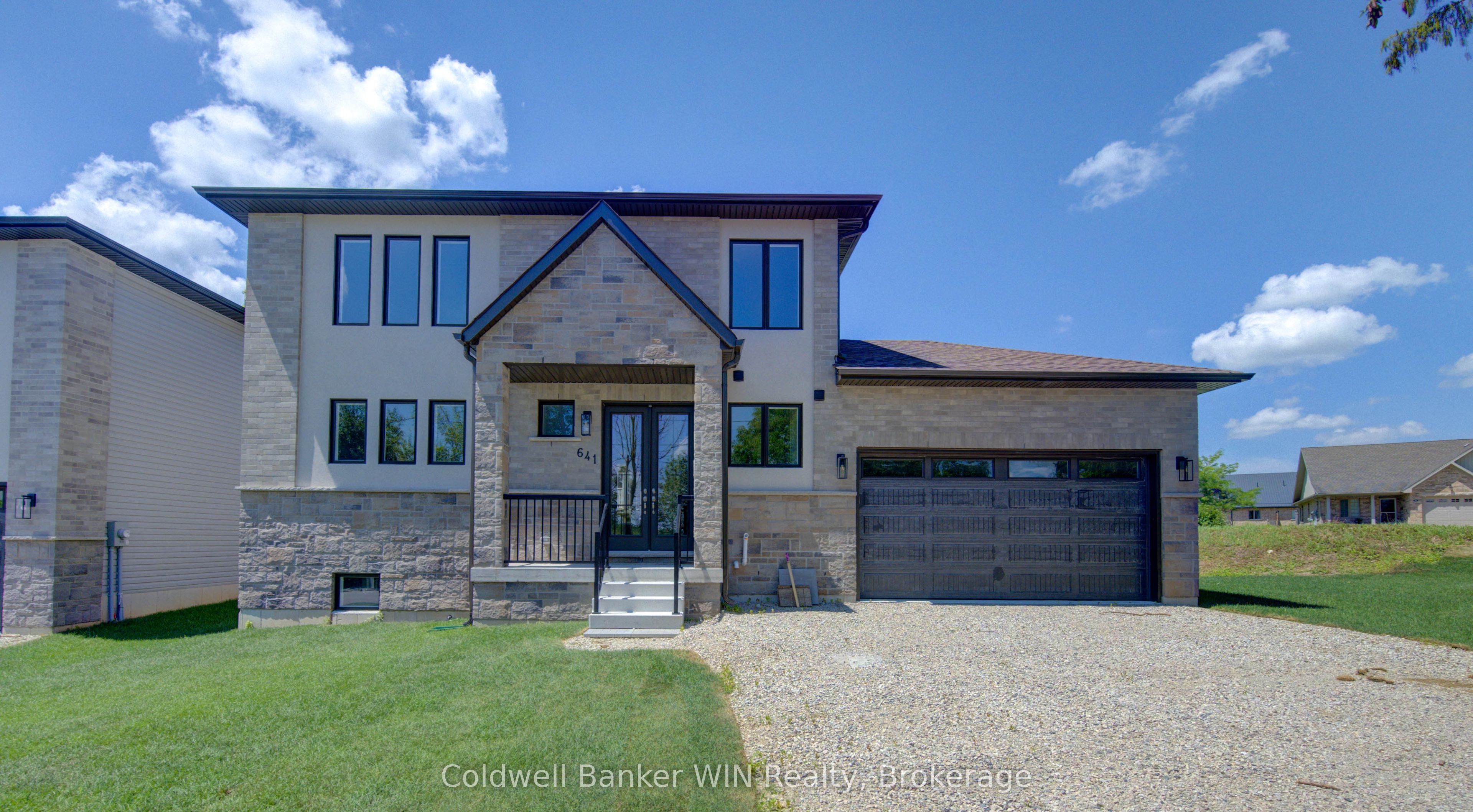 641 Martin Street Property Photo 1