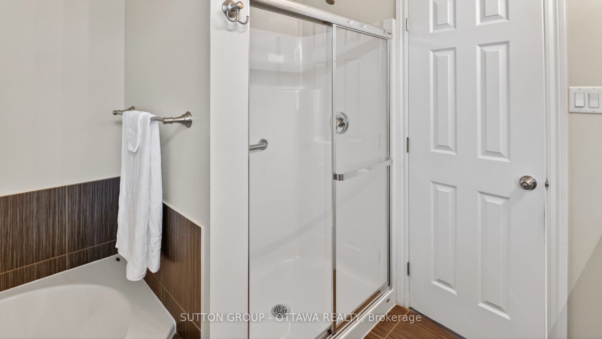 104 Passageway Private Property Photo 31