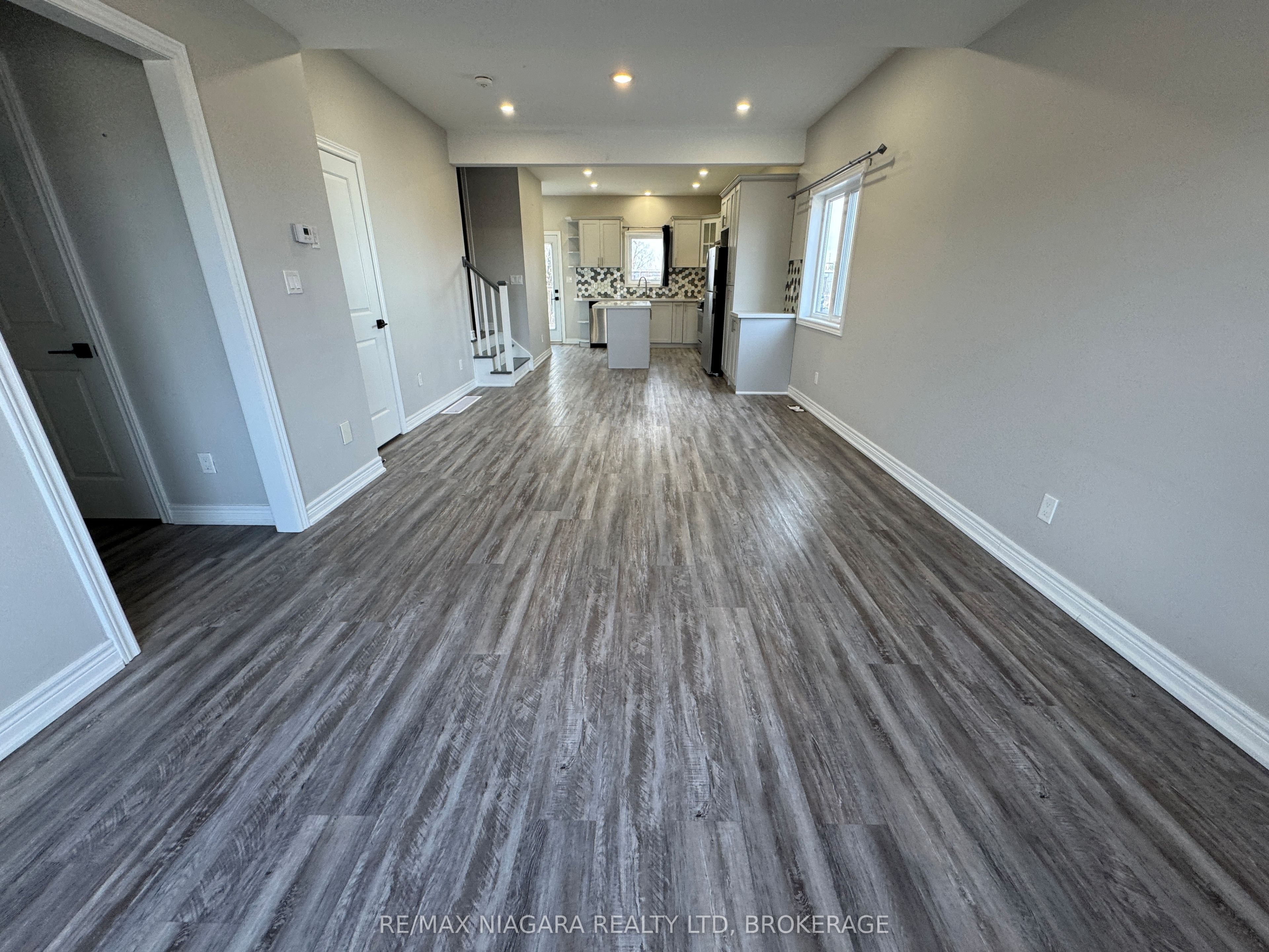 8196 Mcleod Road 1 Upper Property Photo 6