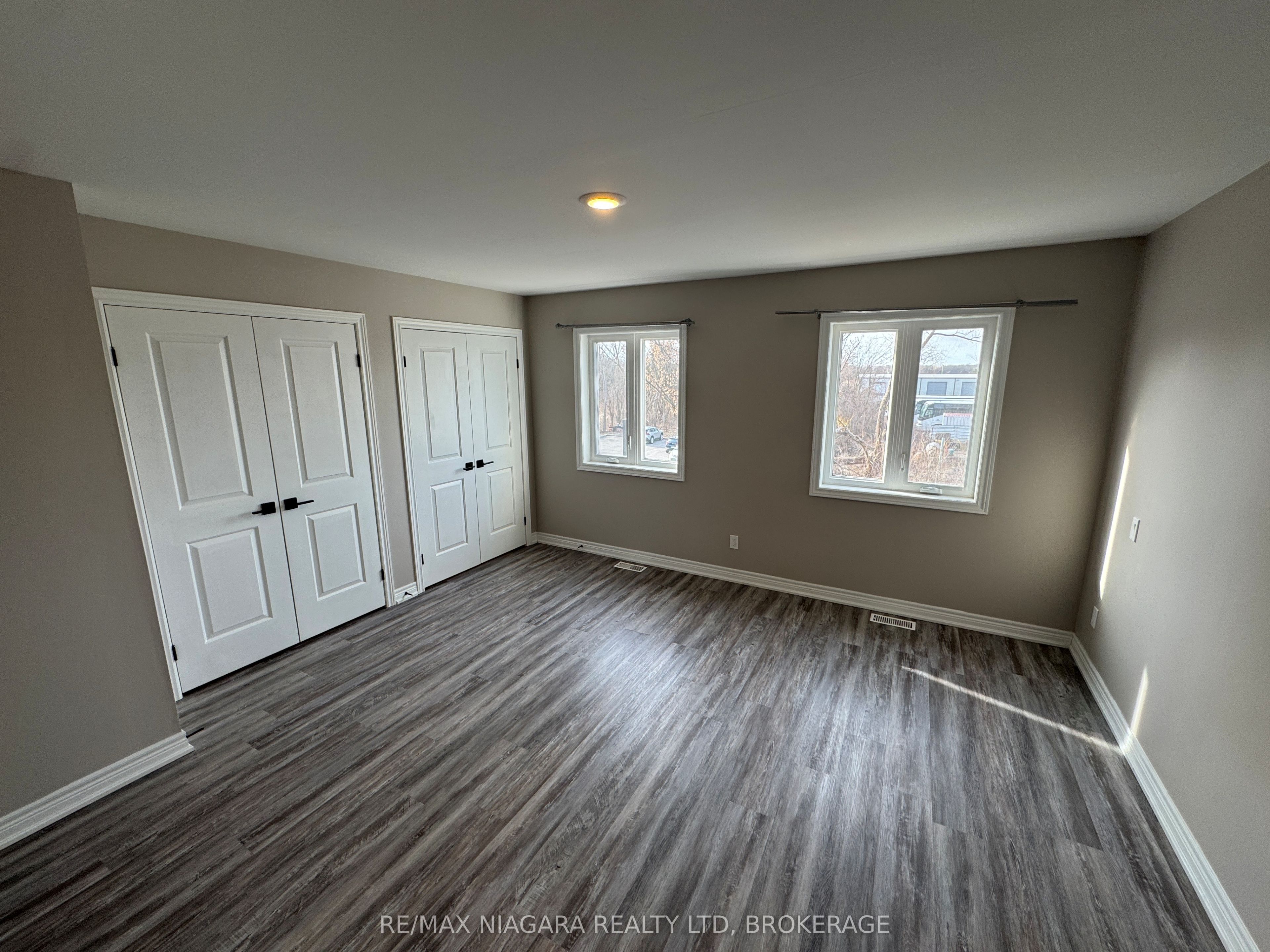 8196 Mcleod Road 1 Upper Property Photo 18