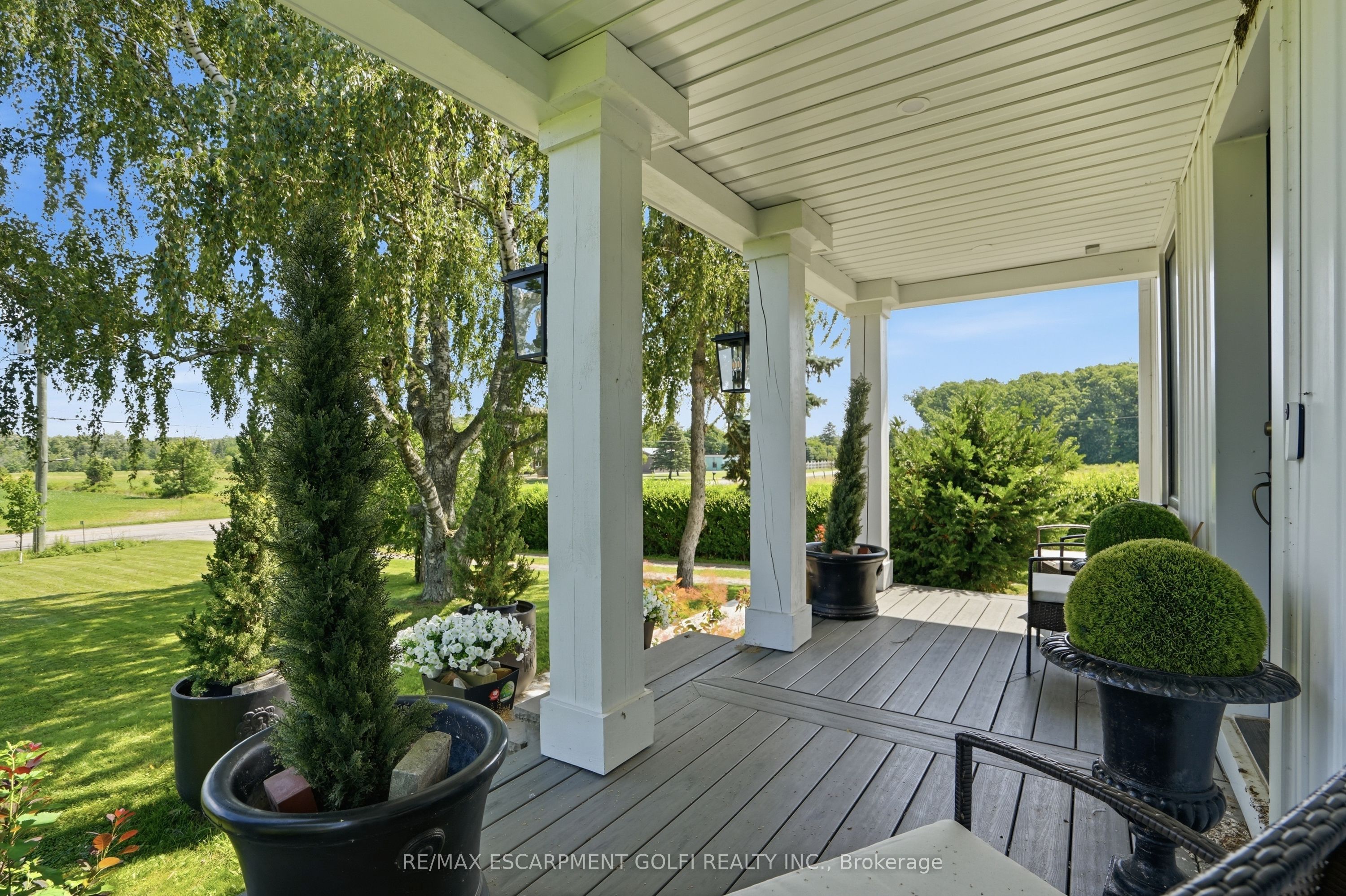 219 Ridge Road W Property Photo 3