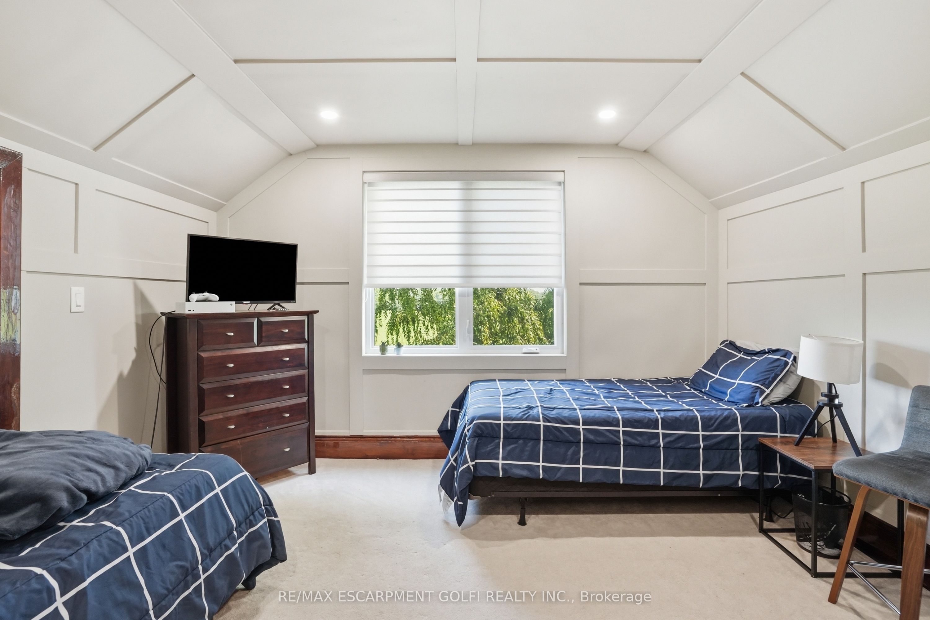 219 Ridge Road W Property Photo 14