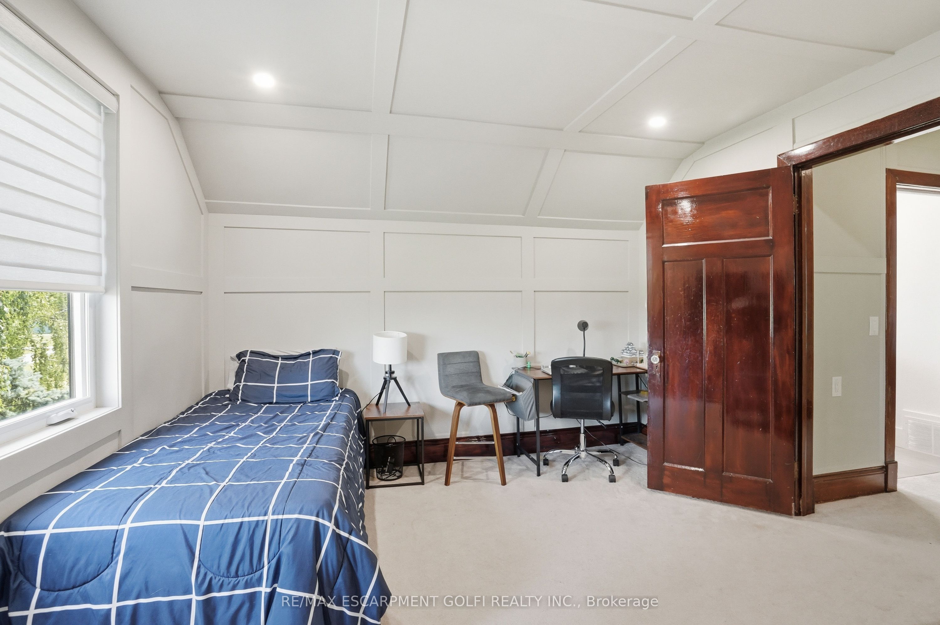 219 Ridge Road W Property Photo 15