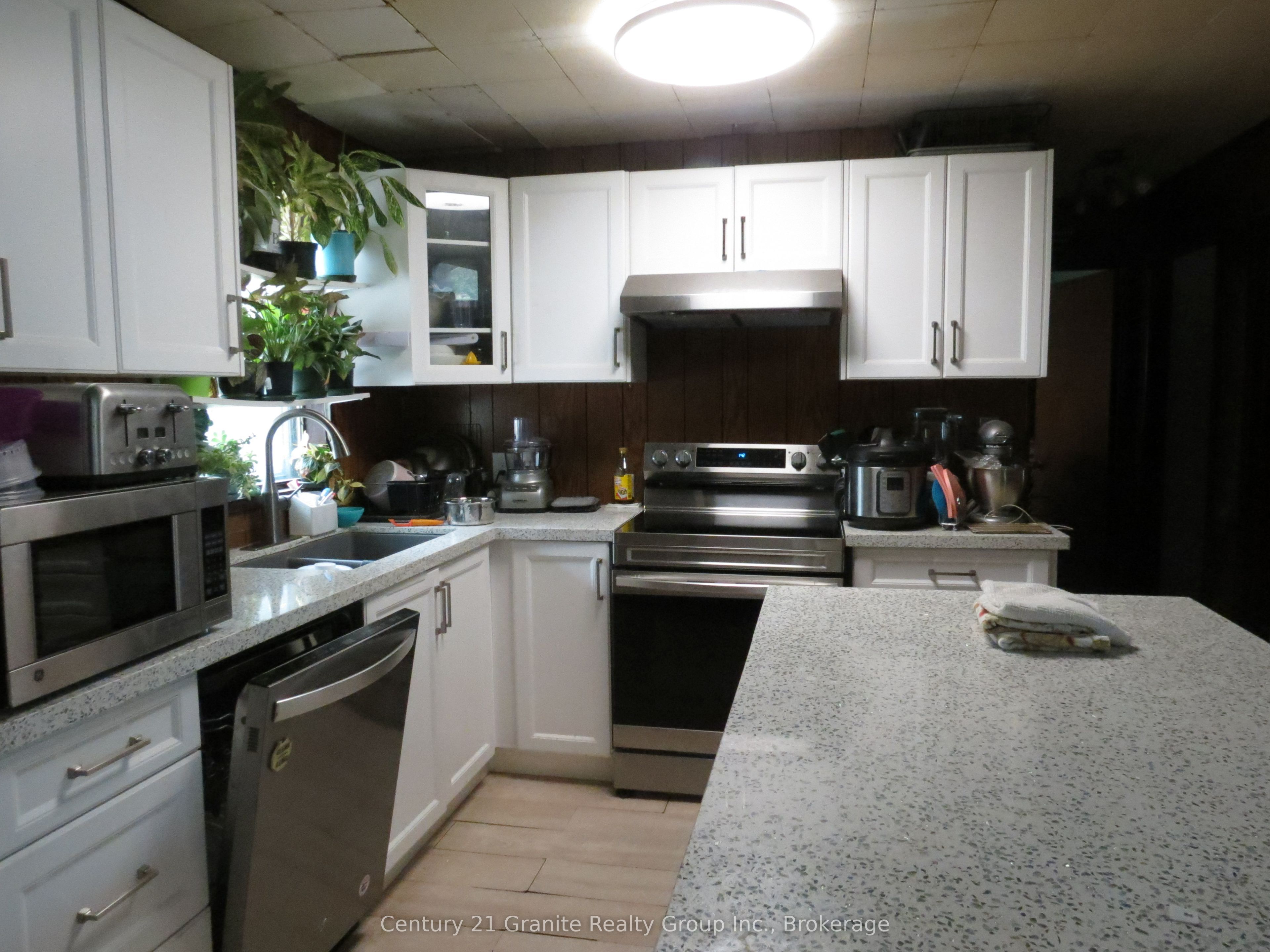 1060 Buttercup Drive Property Photo 2