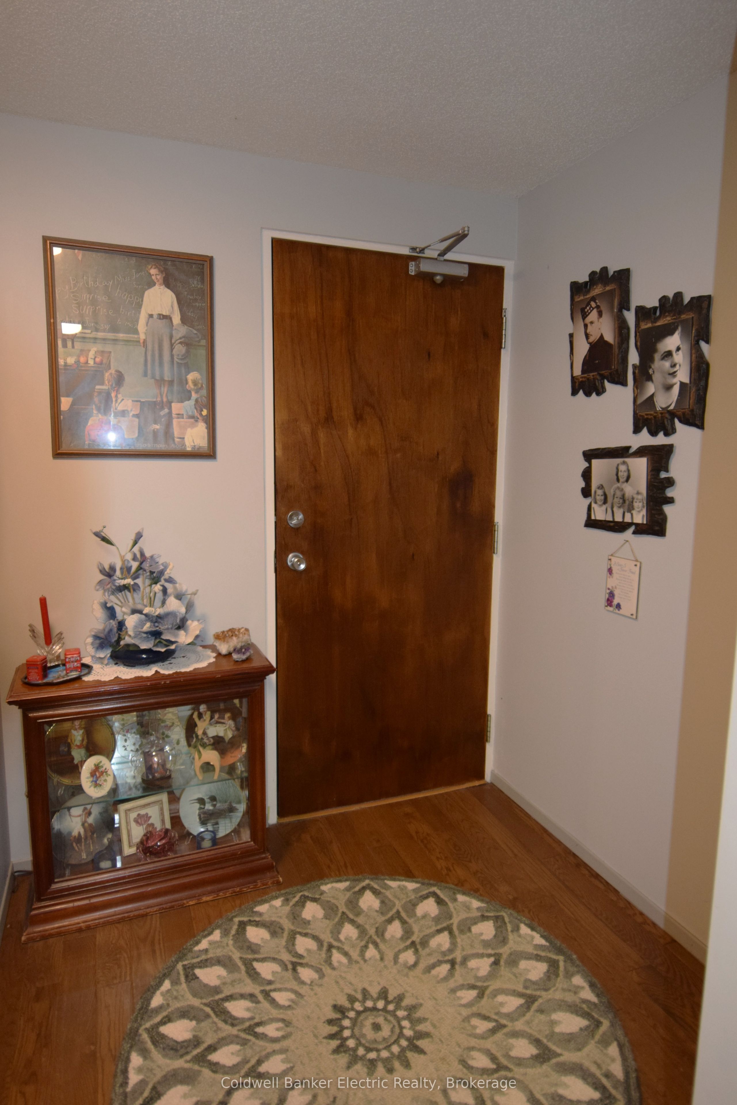 2418 Mountland Drive 104 Property Photo 2