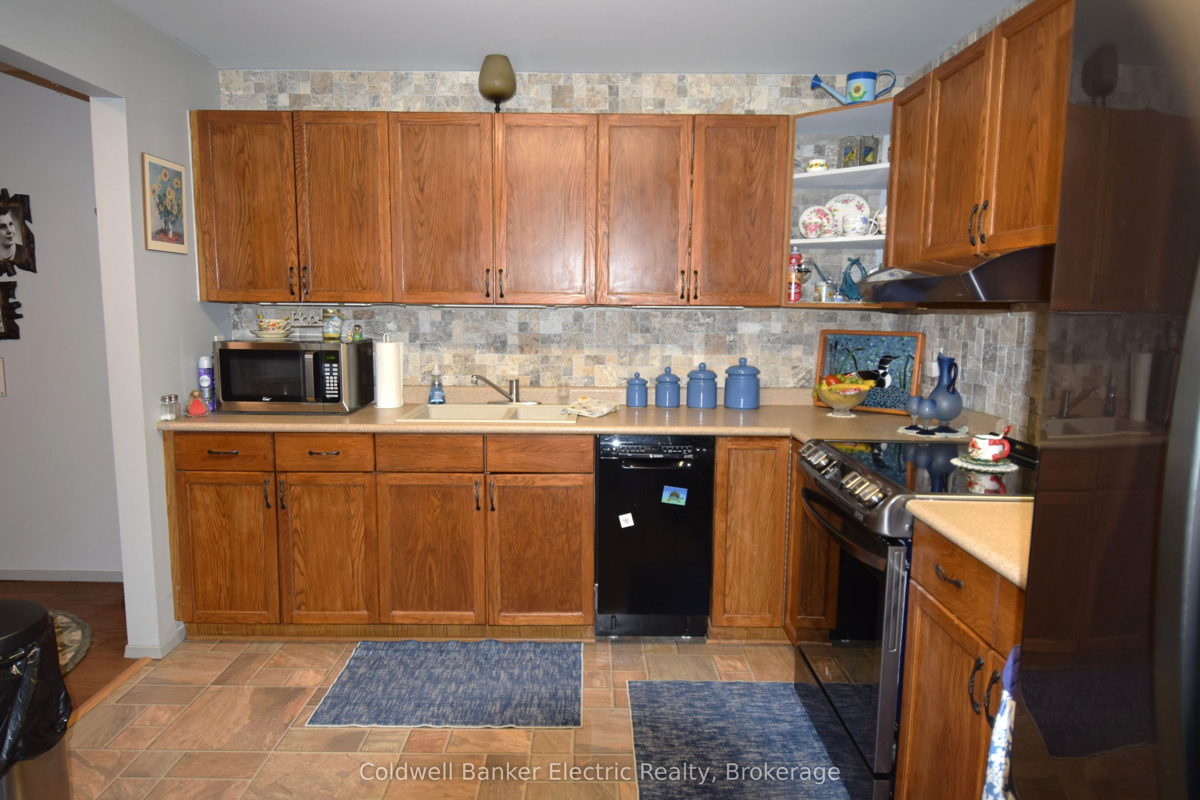 2418 Mountland Drive 104 Property Photo 9