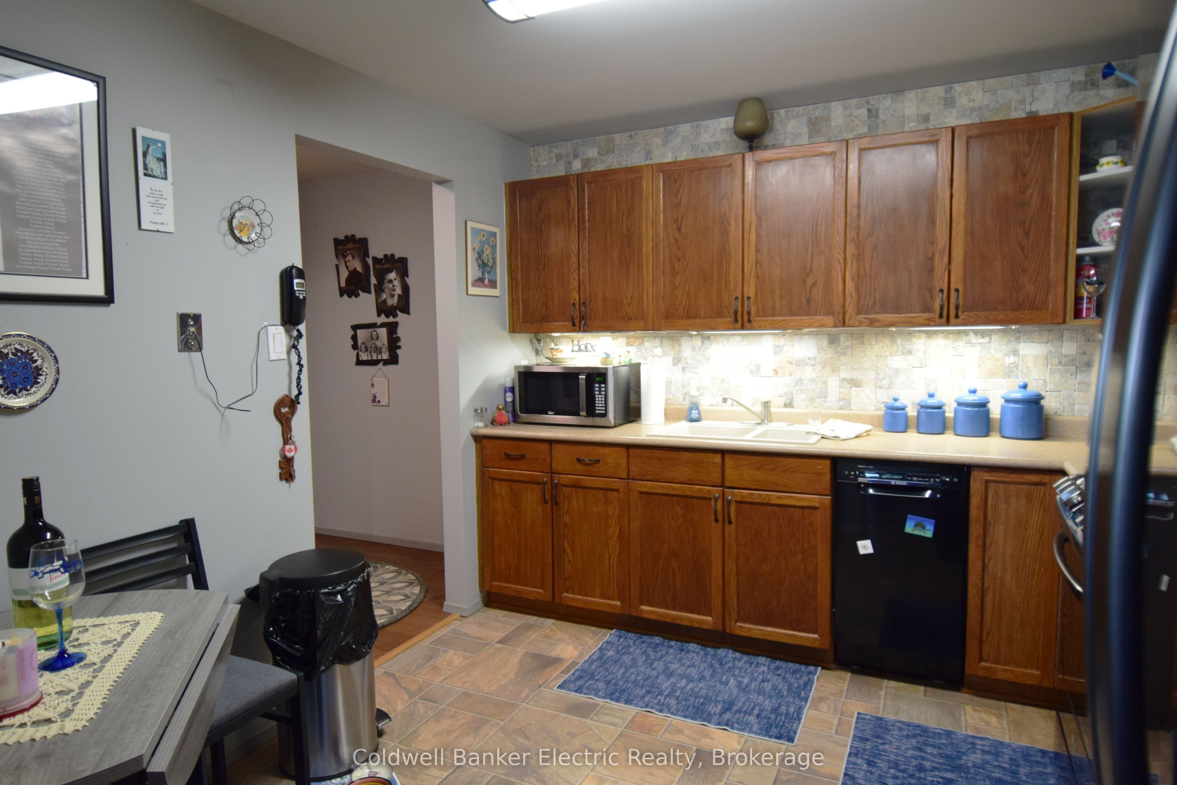 2418 Mountland Drive 104 Property Photo 10