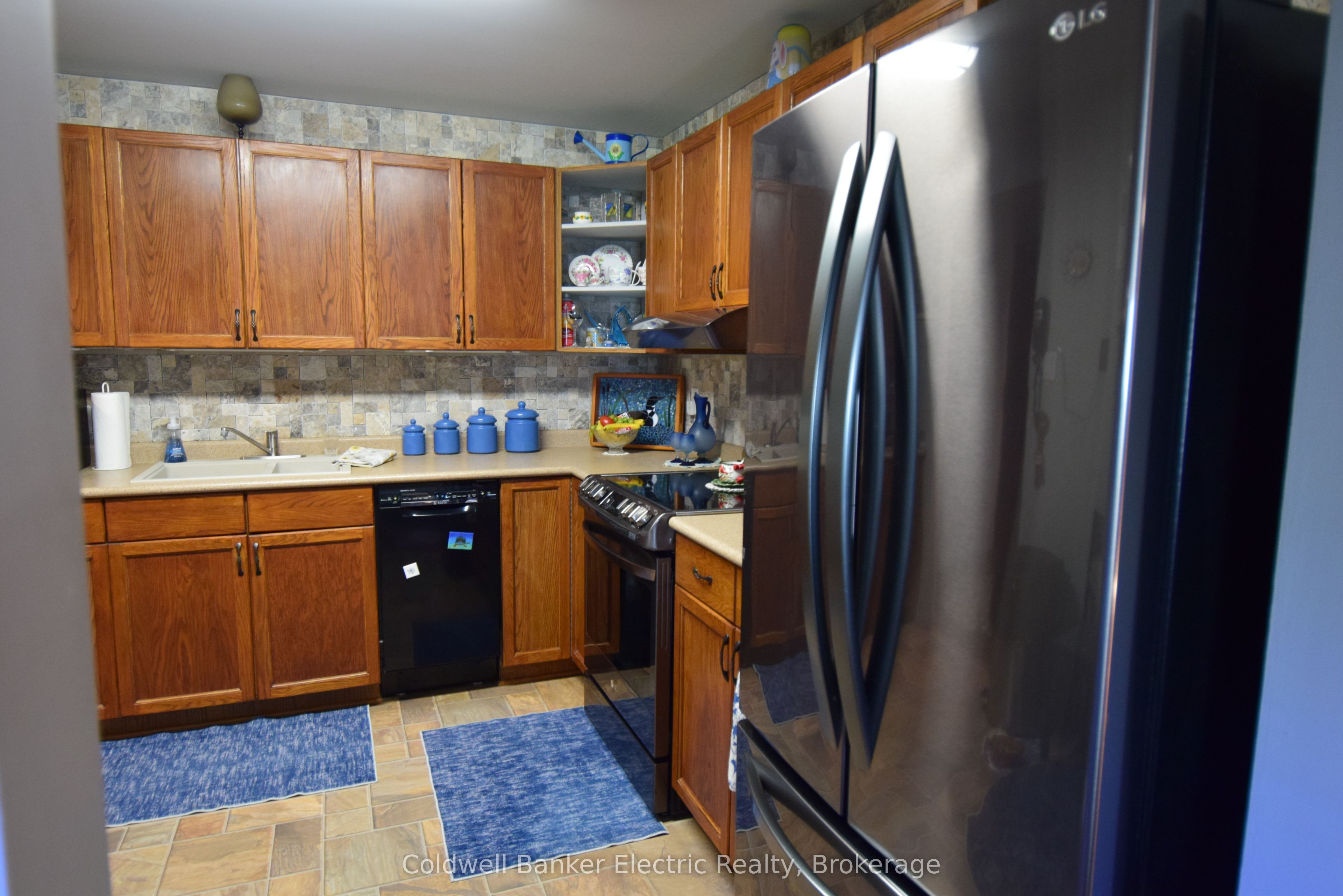 2418 Mountland Drive 104 Property Photo 14