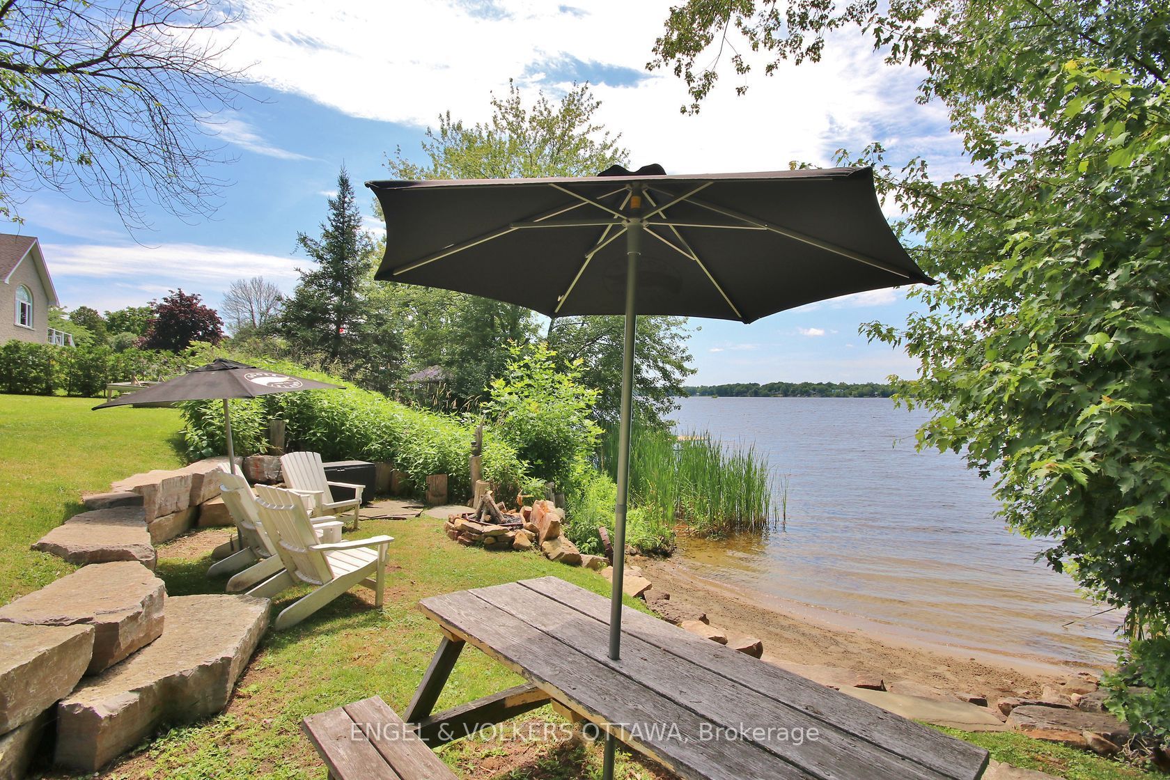 2964 9th Line Property Photo 11