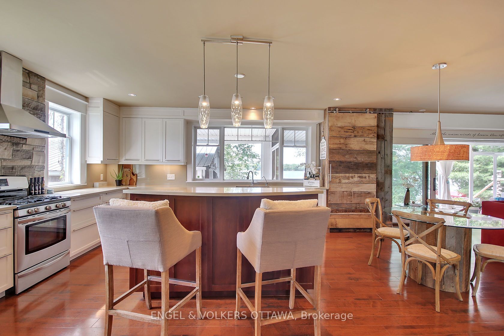 2964 9th Line Property Photo 19