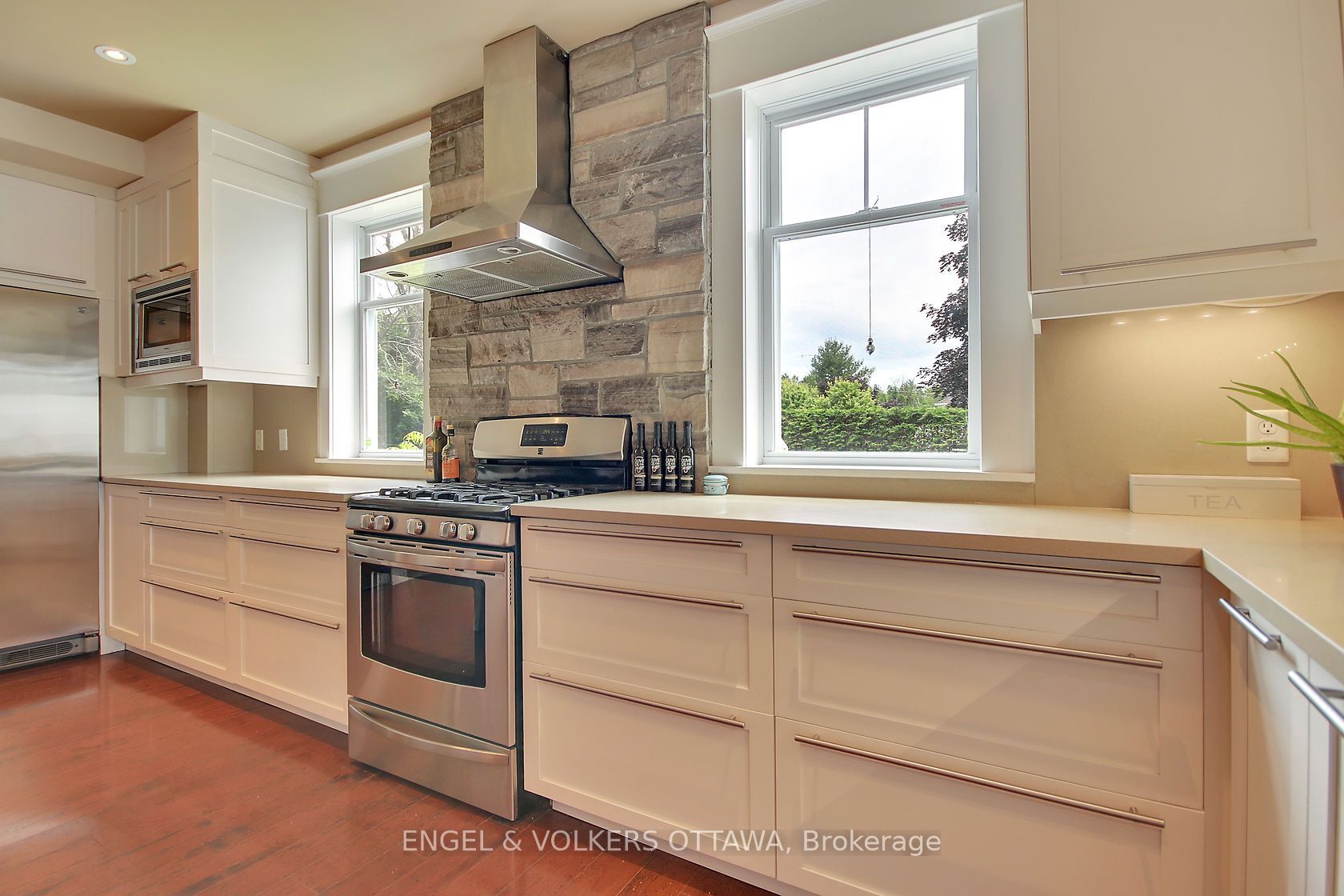 2964 9th Line Property Photo 21
