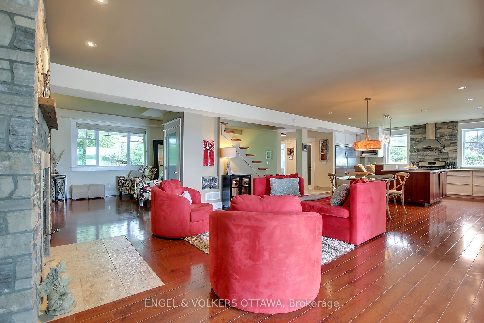 2964 9th Line Property Photo 24
