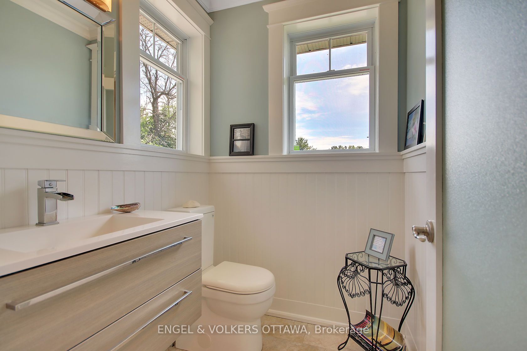 2964 9th Line Property Photo 34