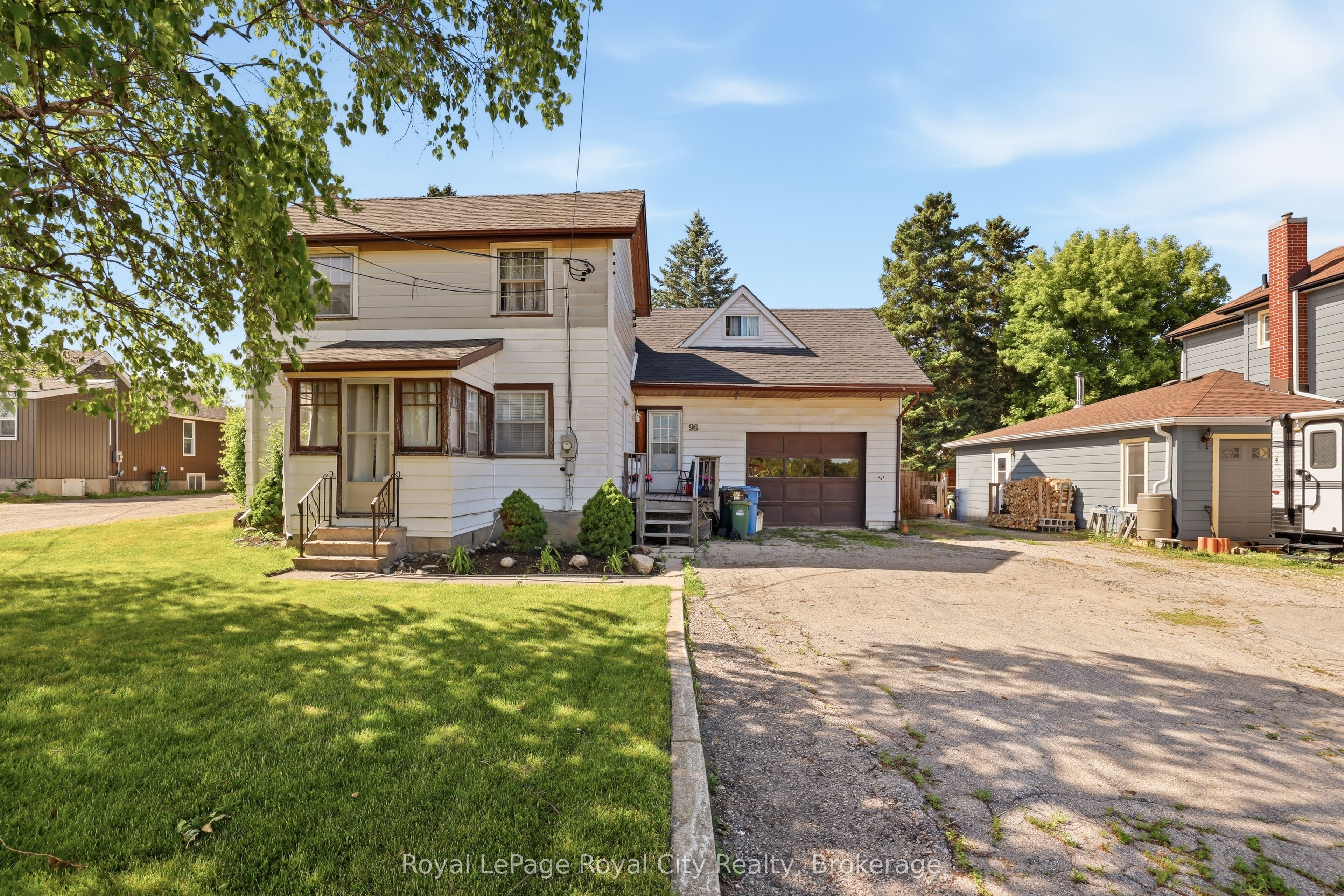96 Beaumont Crescent Property Photo 2