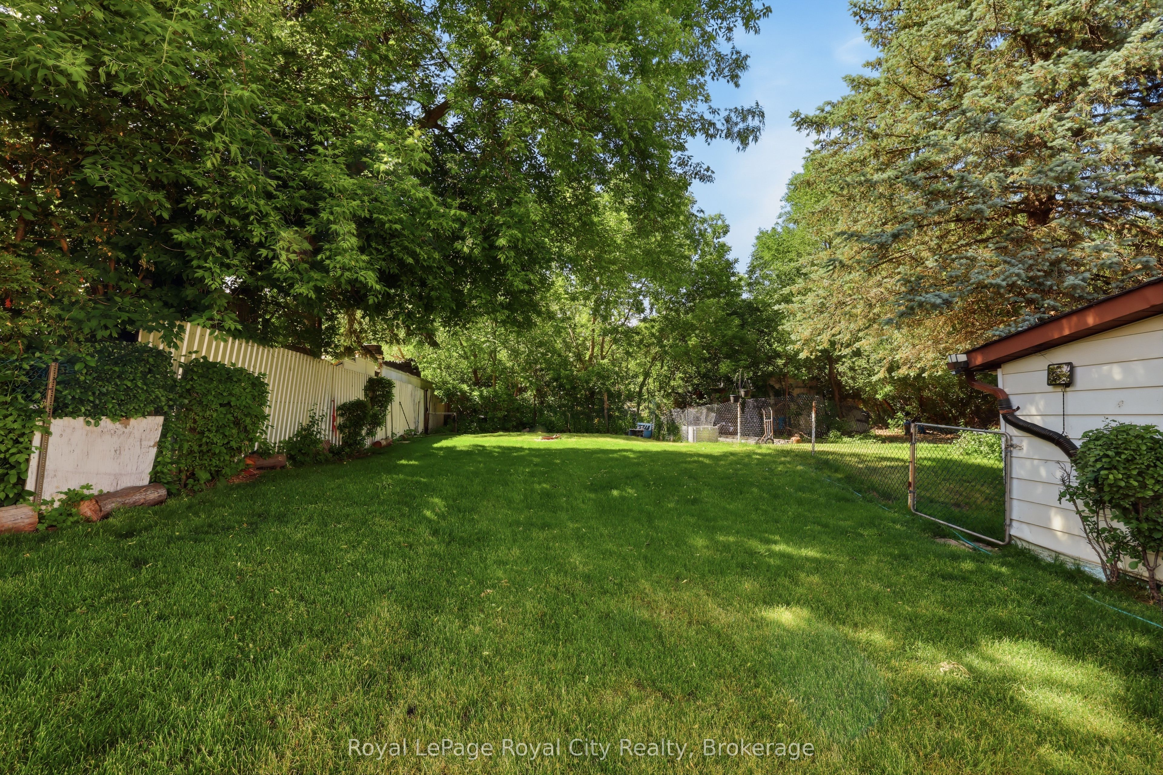 96 Beaumont Crescent Property Photo 9