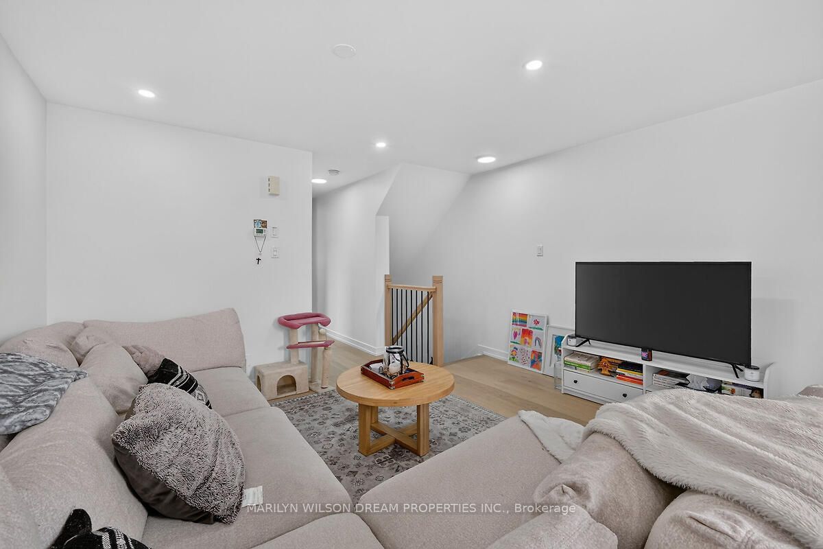 4522 Innes Road D Property Photo 8