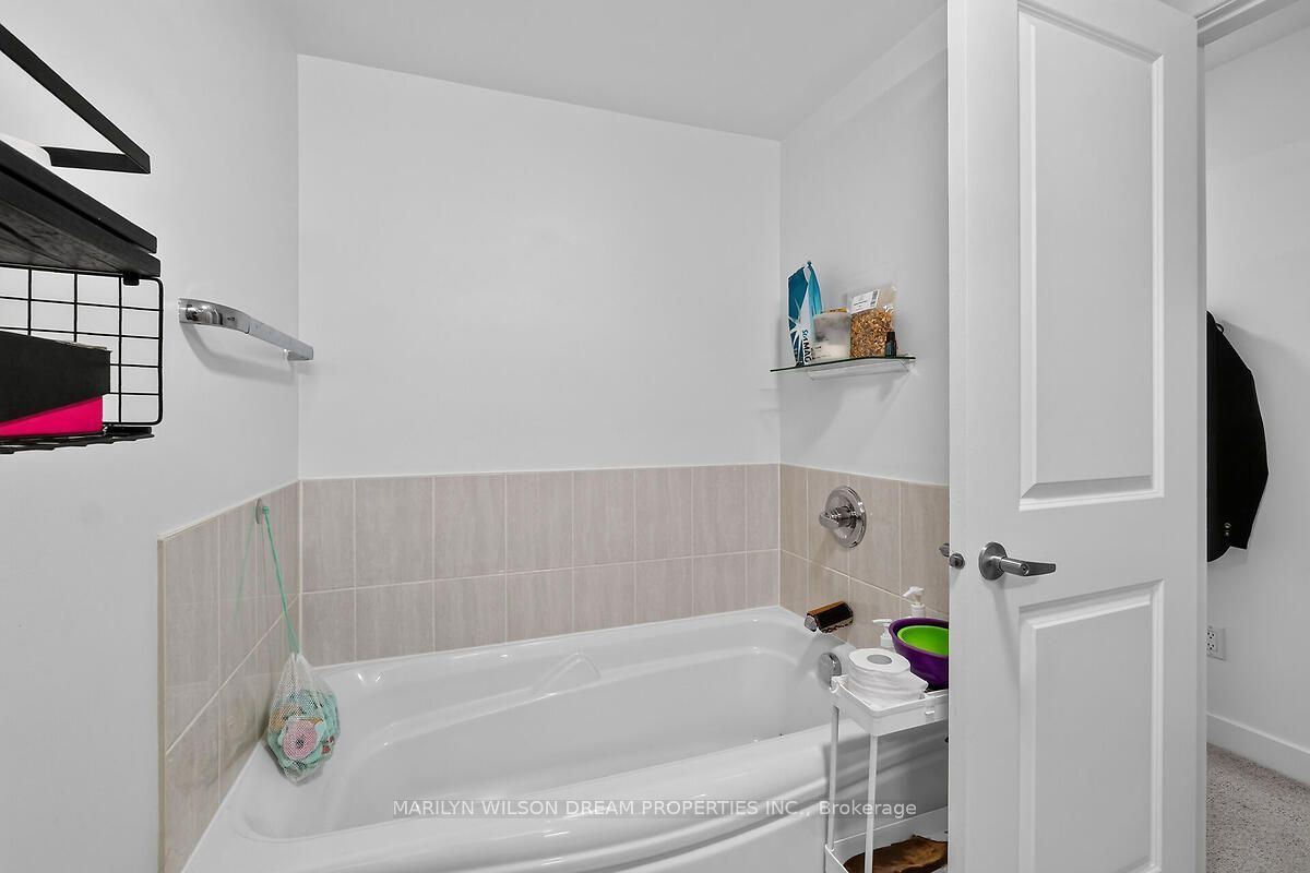 4522 Innes Road D Property Photo 28