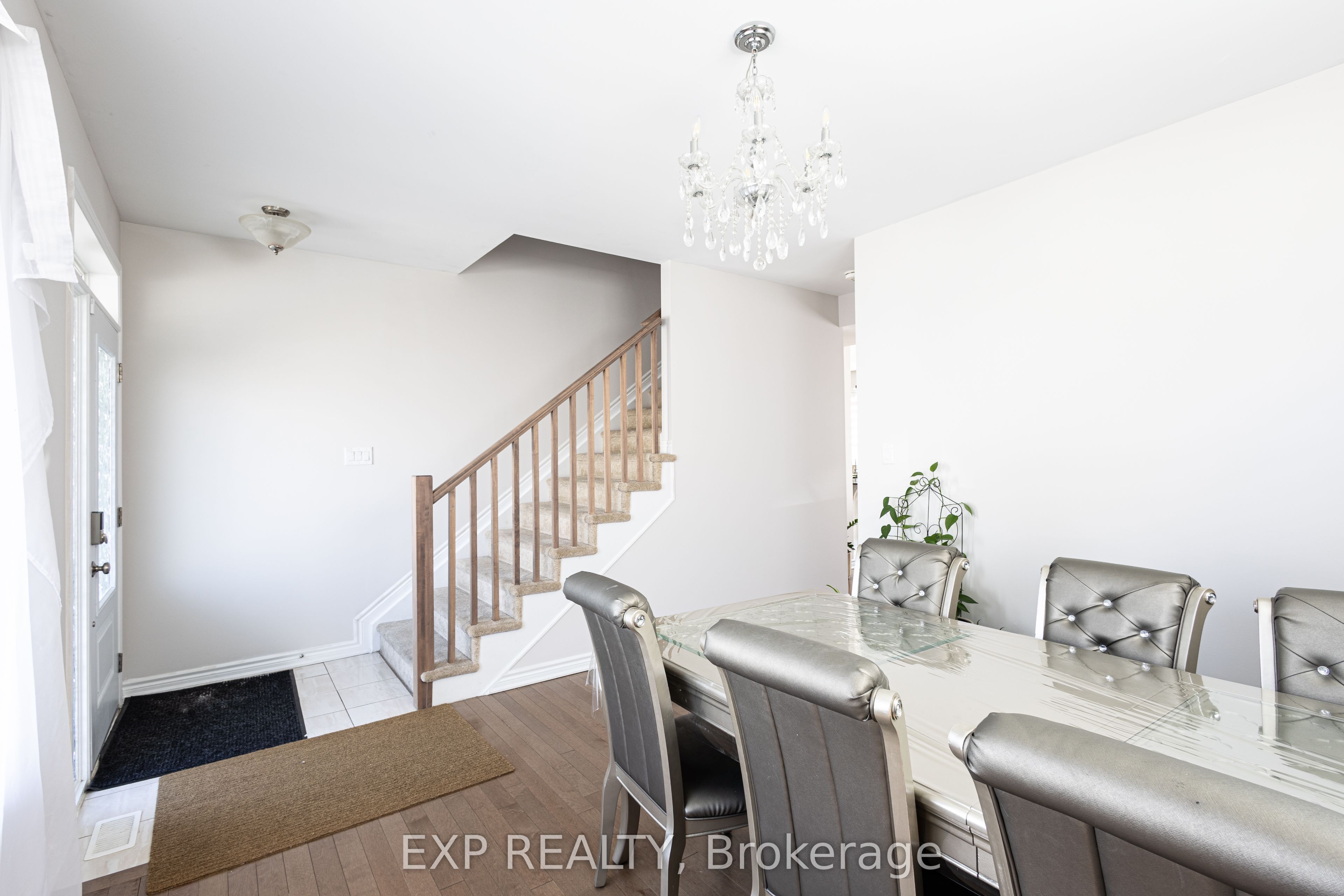 1008 Carden Lane Property Photo 3