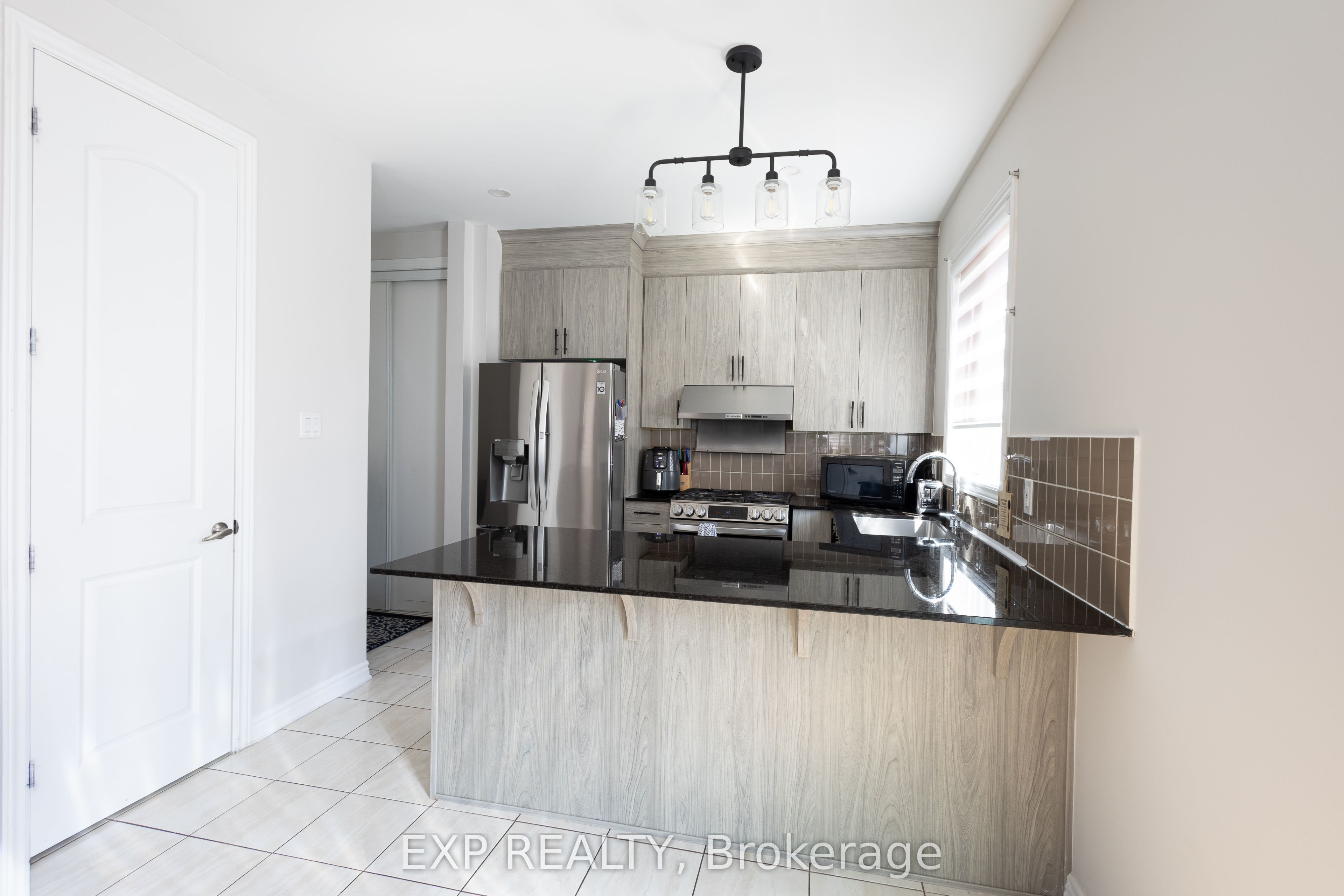 1008 Carden Lane Property Photo 6