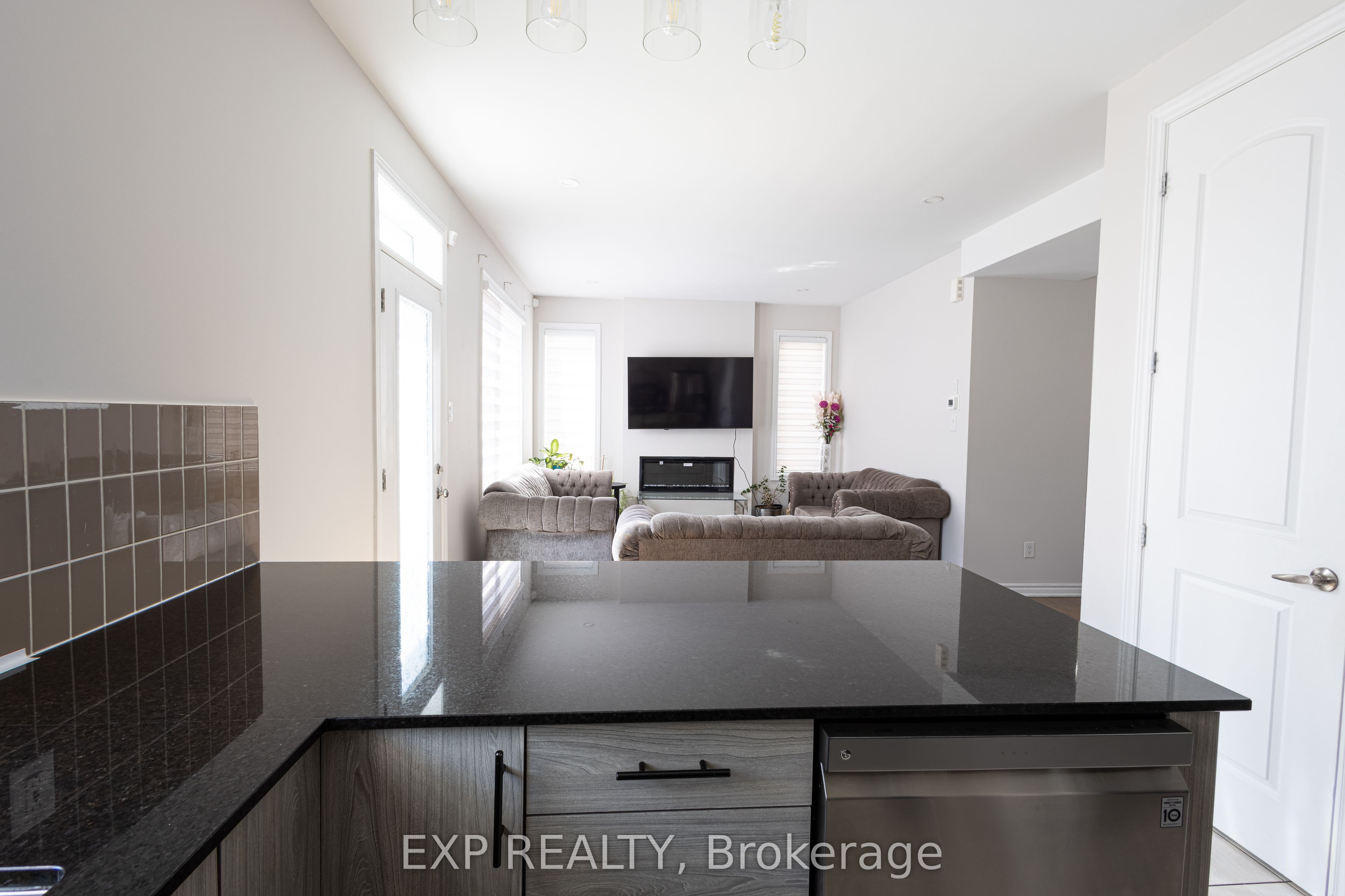 1008 Carden Lane Property Photo 8