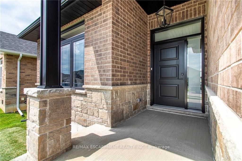96 Craddock Boulevard Property Photo 3