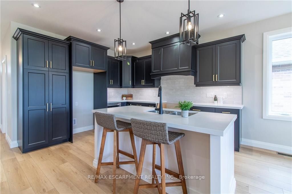 96 Craddock Boulevard Property Photo 10