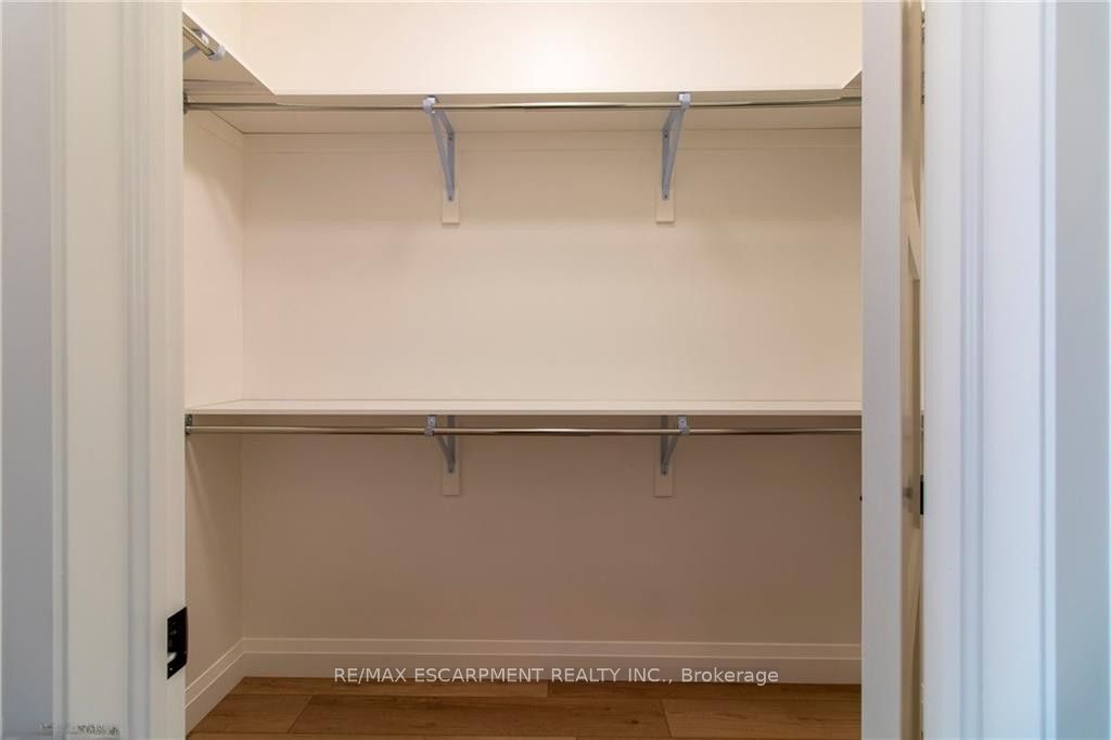 96 Craddock Boulevard Property Photo 15