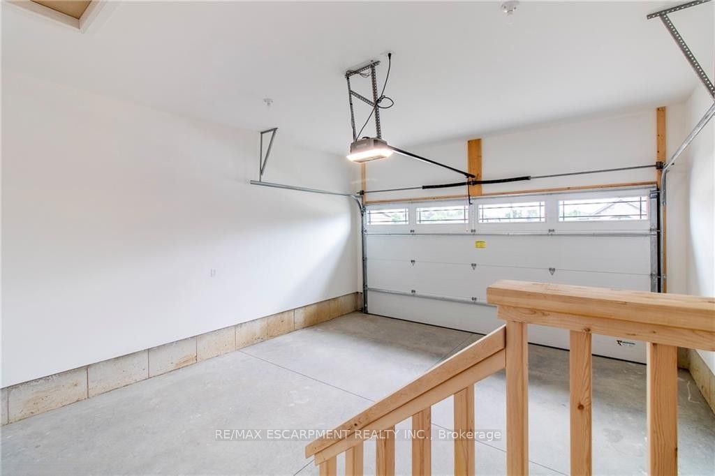 96 Craddock Boulevard Property Photo 20