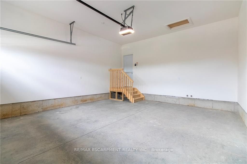 96 Craddock Boulevard Property Photo 21