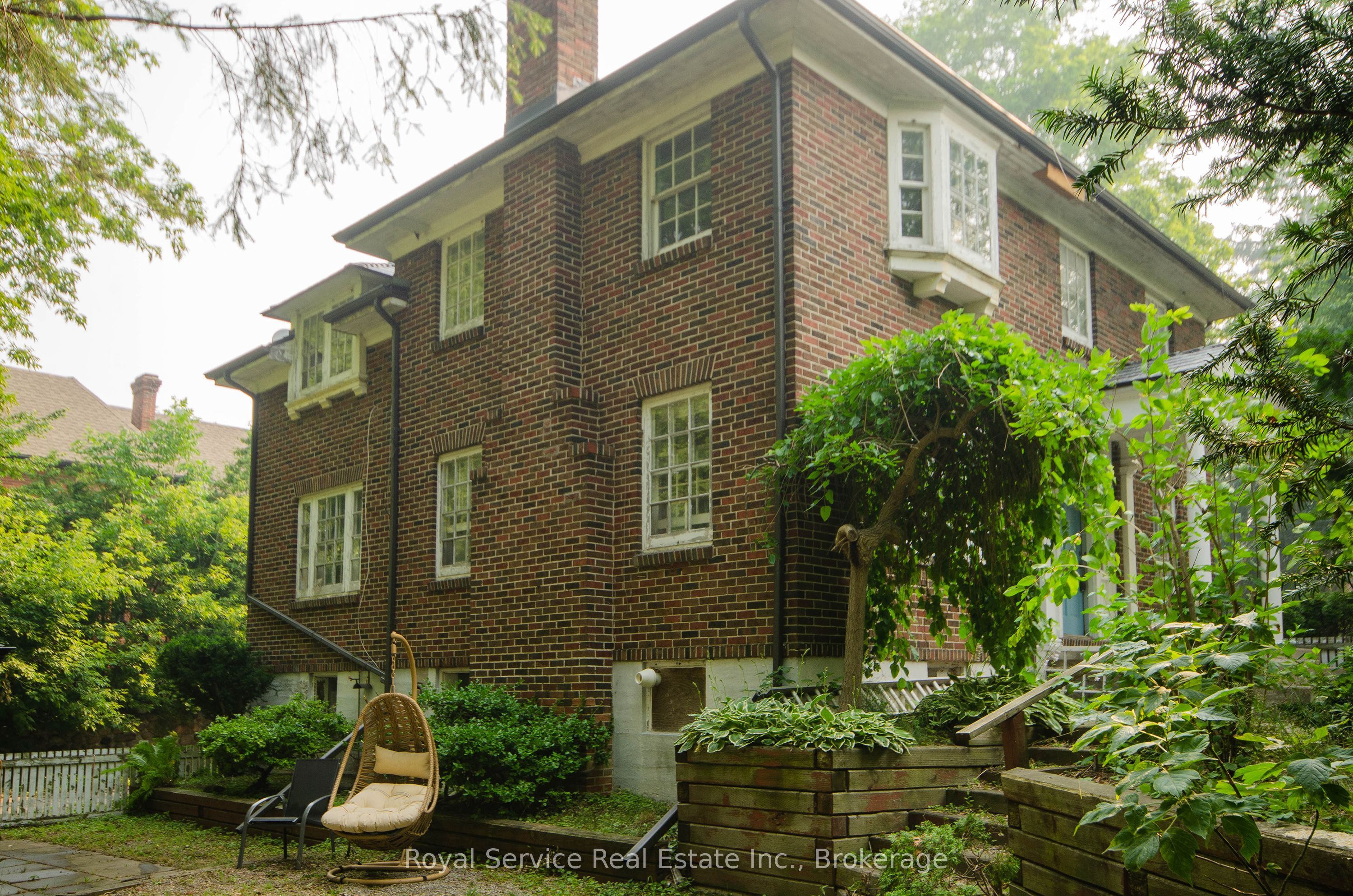 52 King Street Property Photo 4