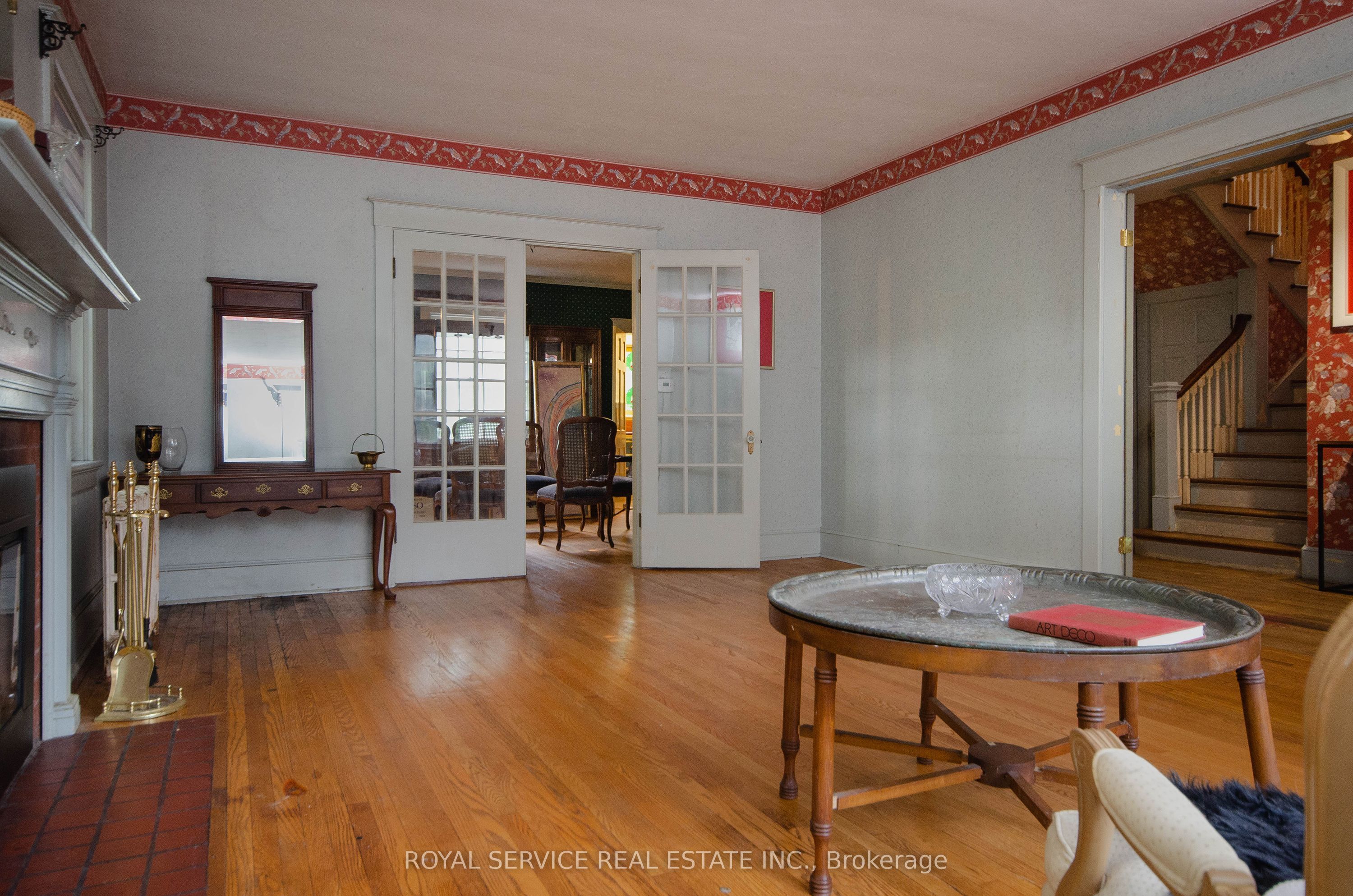 52 King Street Property Photo 7