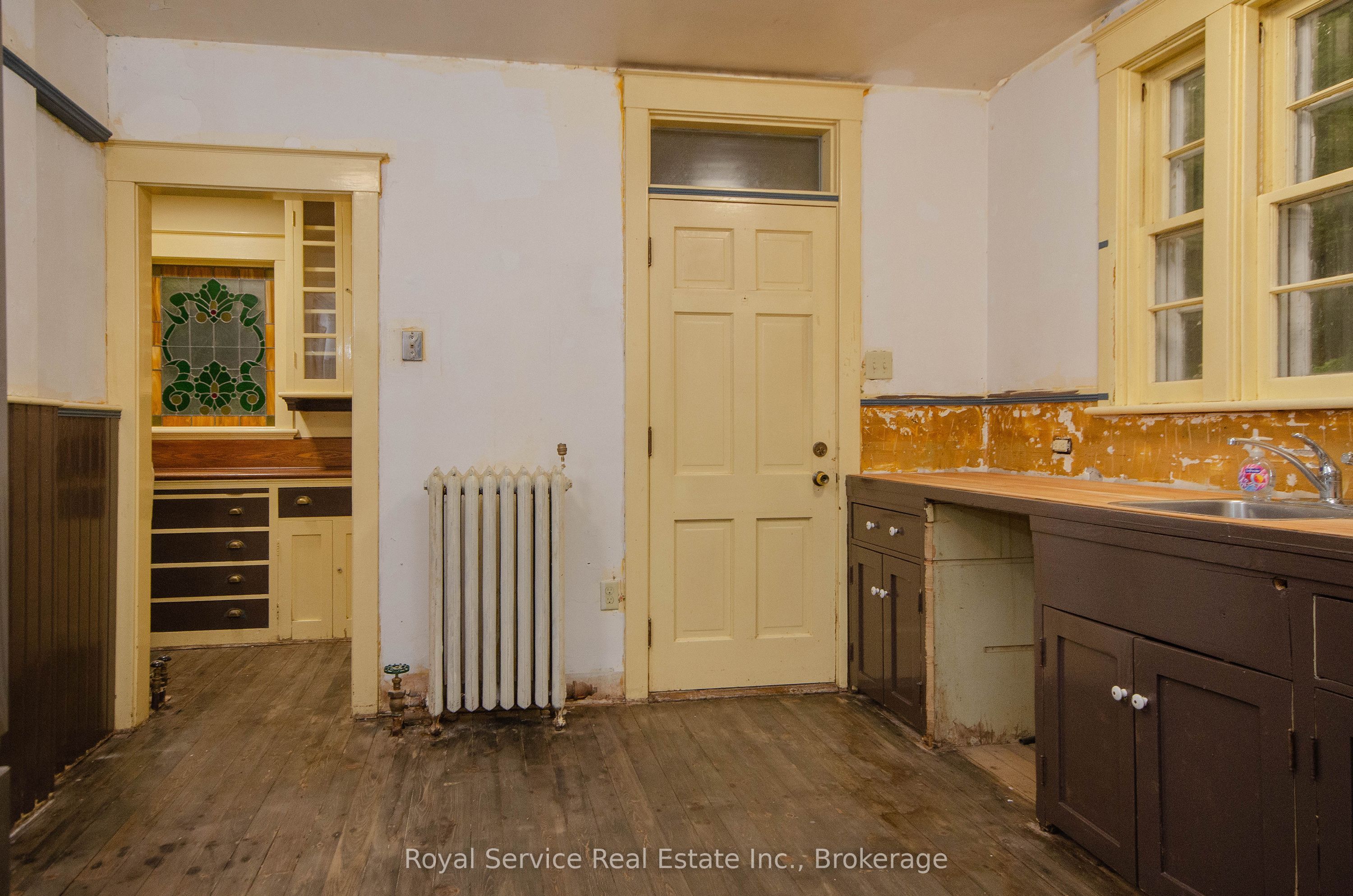 52 King Street Property Photo 14