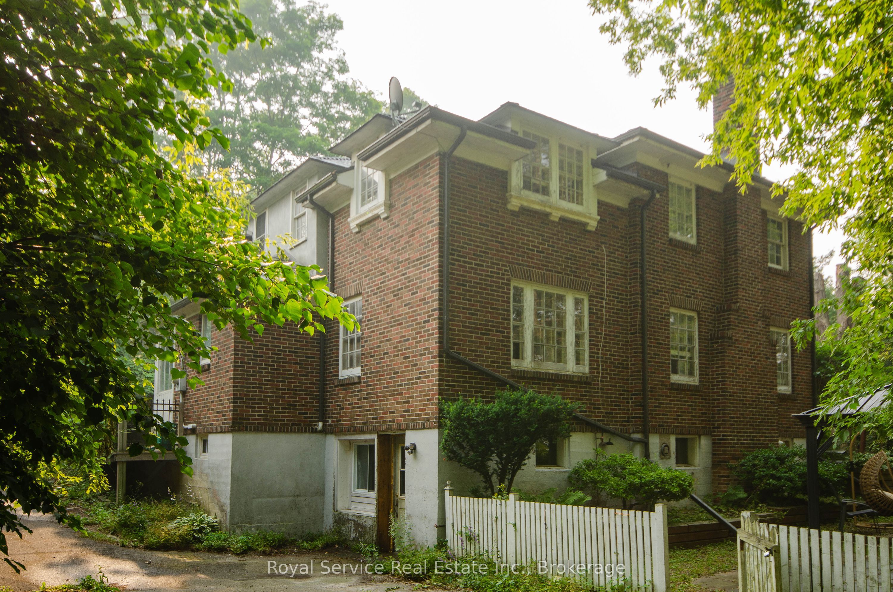 52 King Street Property Photo 32
